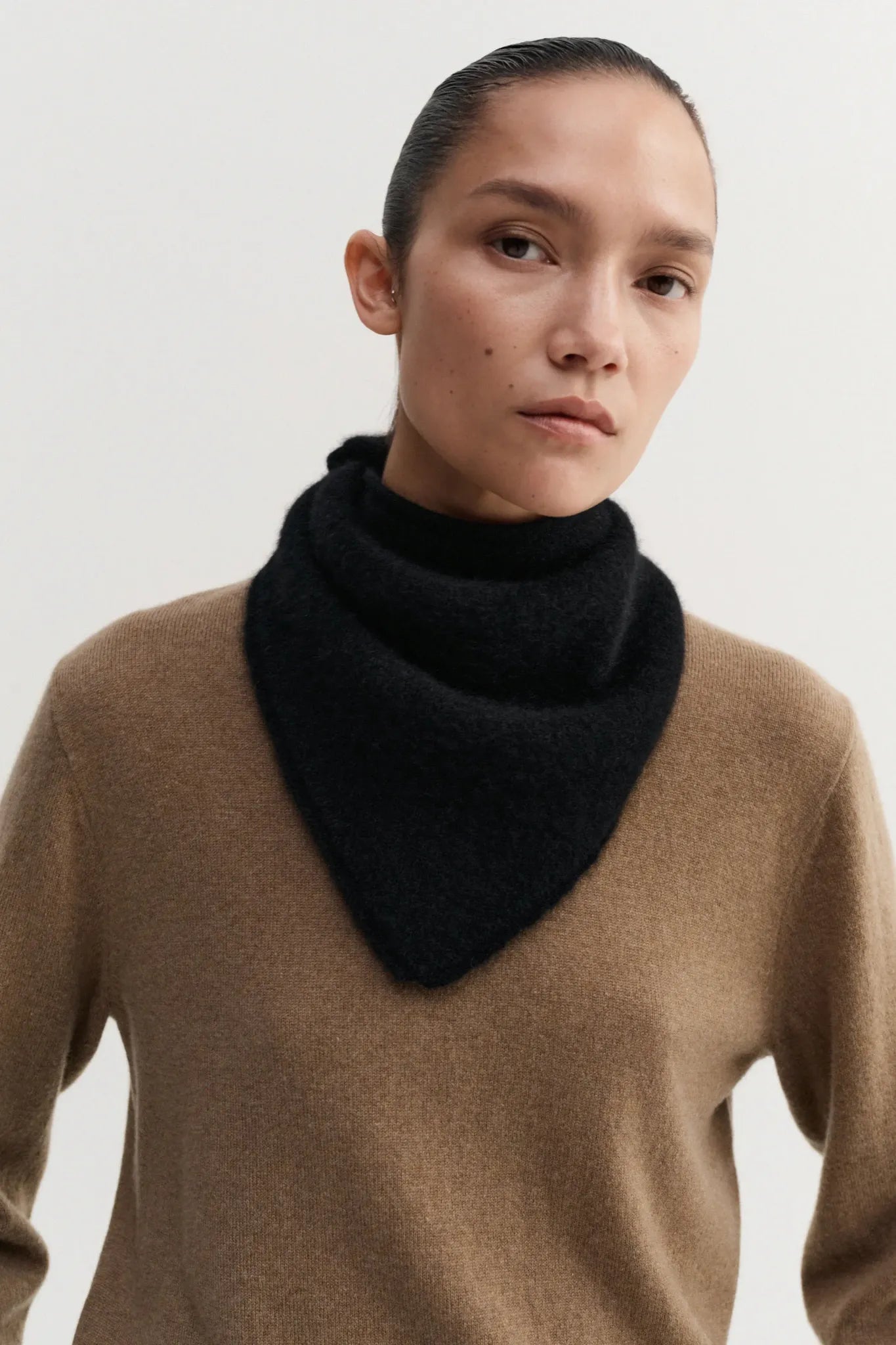 Schal Bini Triangle in Black