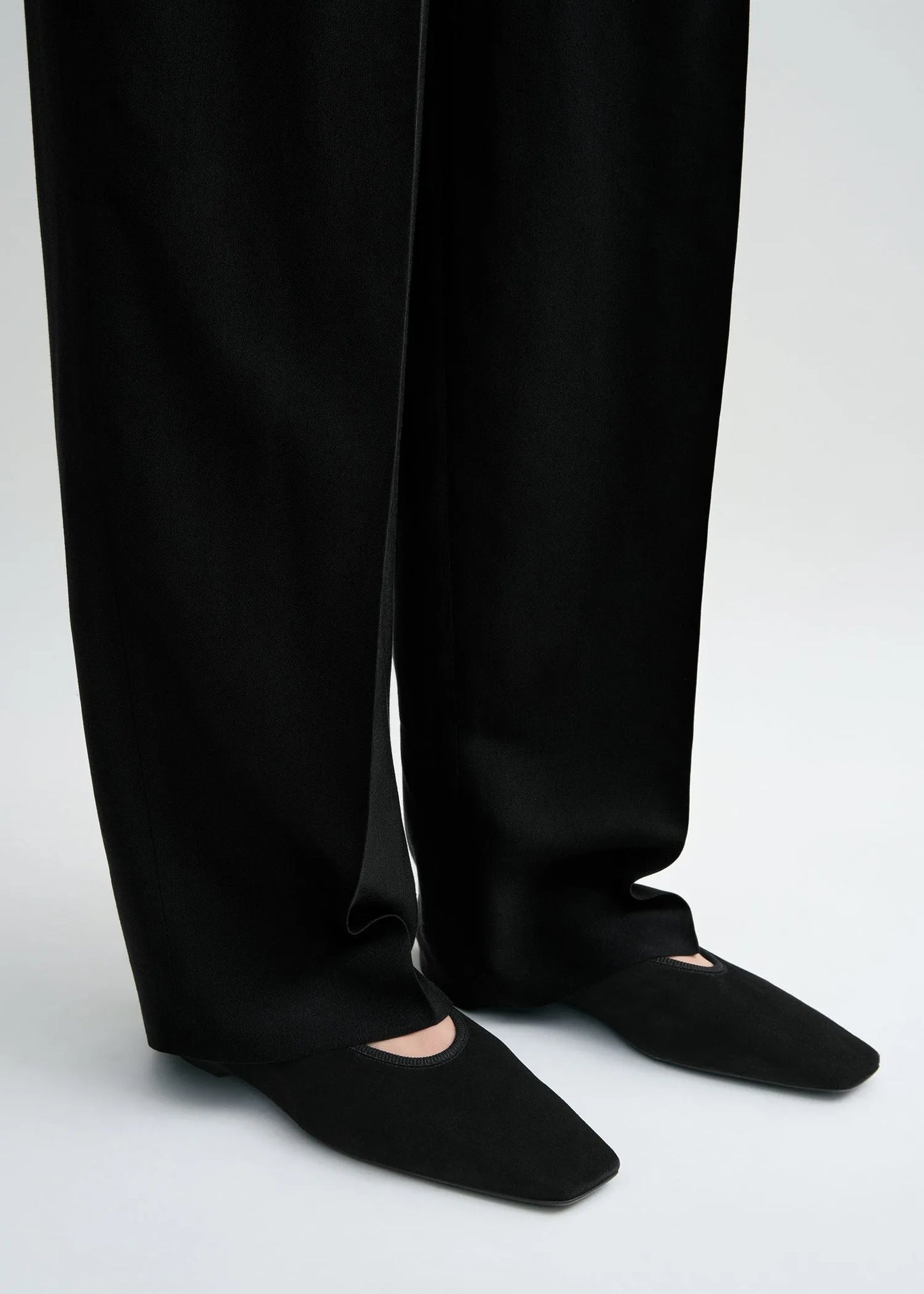 Ballerina Minimalist Suede in Black 