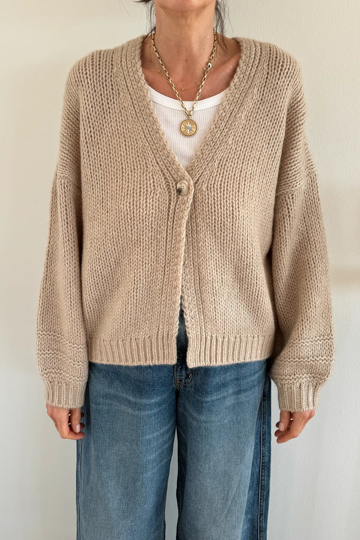 Cardigan V-Neck Ballon Sleeve in Mid Natural