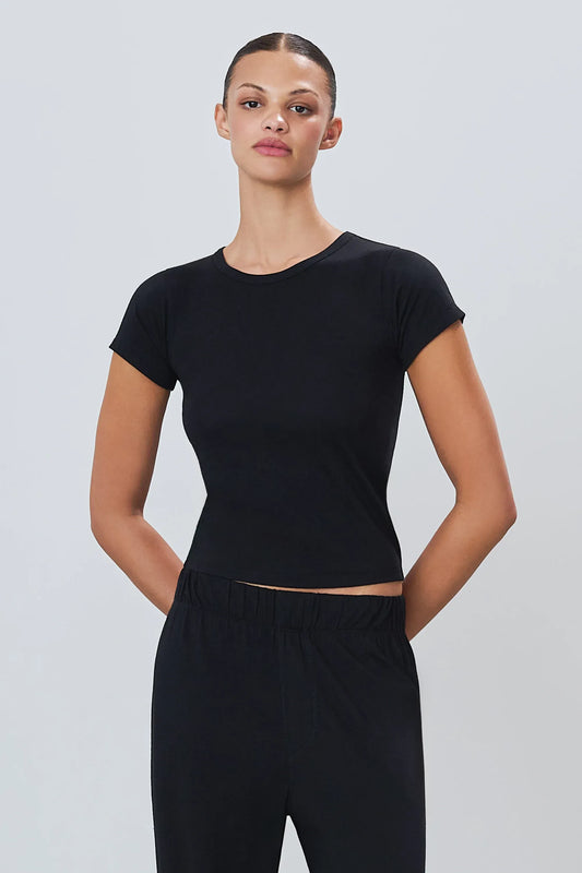 Shirt Fitted Crewneck Short Sleeve in Black