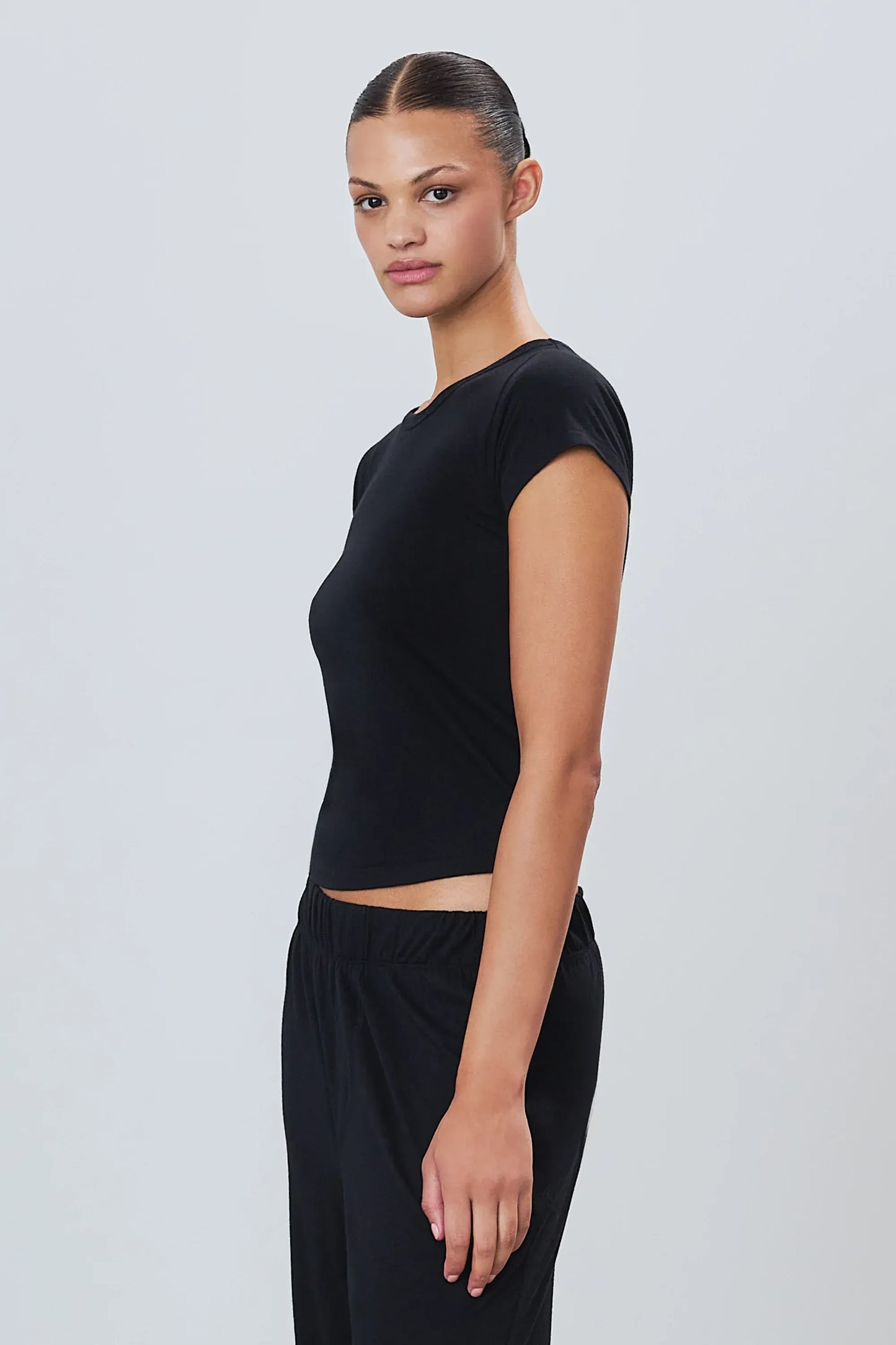Shirt Fitted Crewneck Short Sleeve in Black