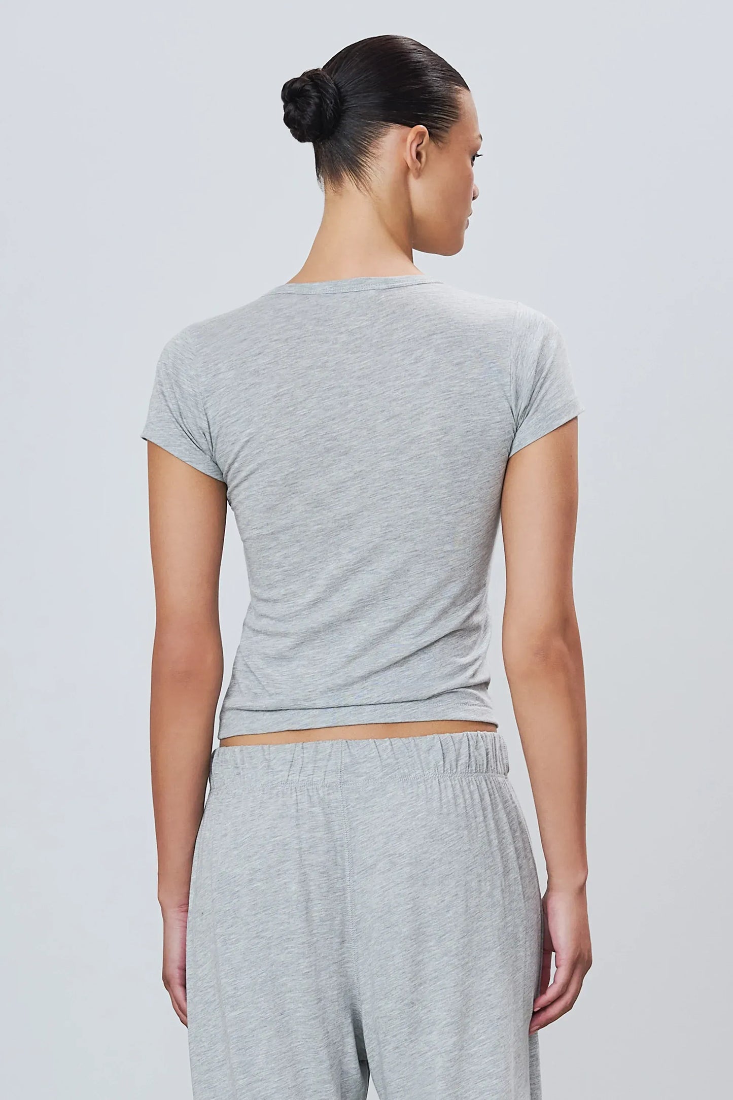 Shirt Fitted Crewneck Short Sleeve in Heather Grey