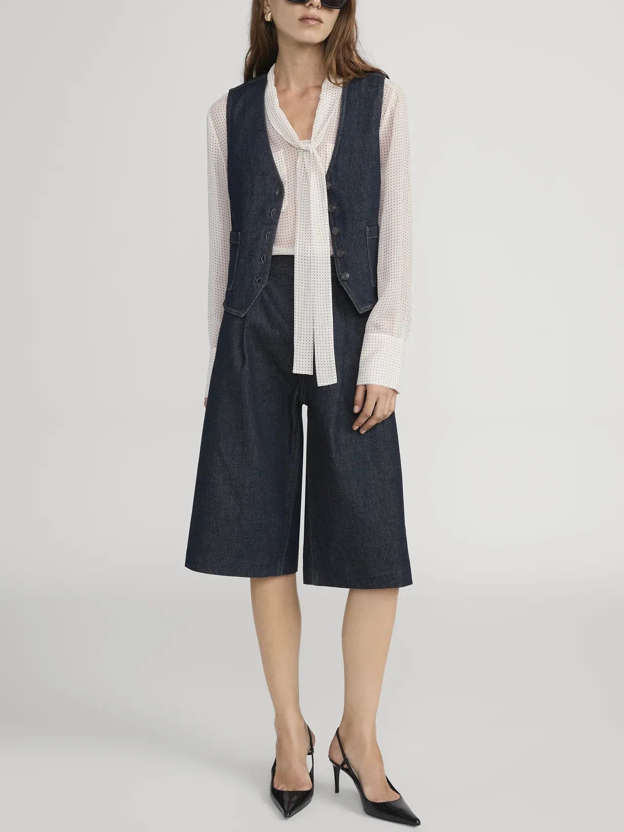 The Denim vest in rinse
