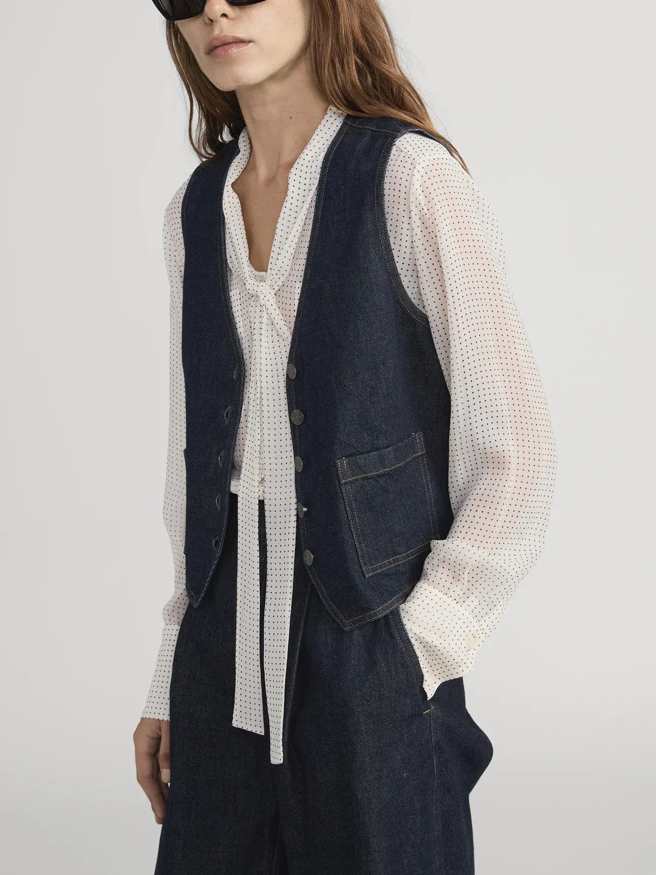 The Denim vest in rinse