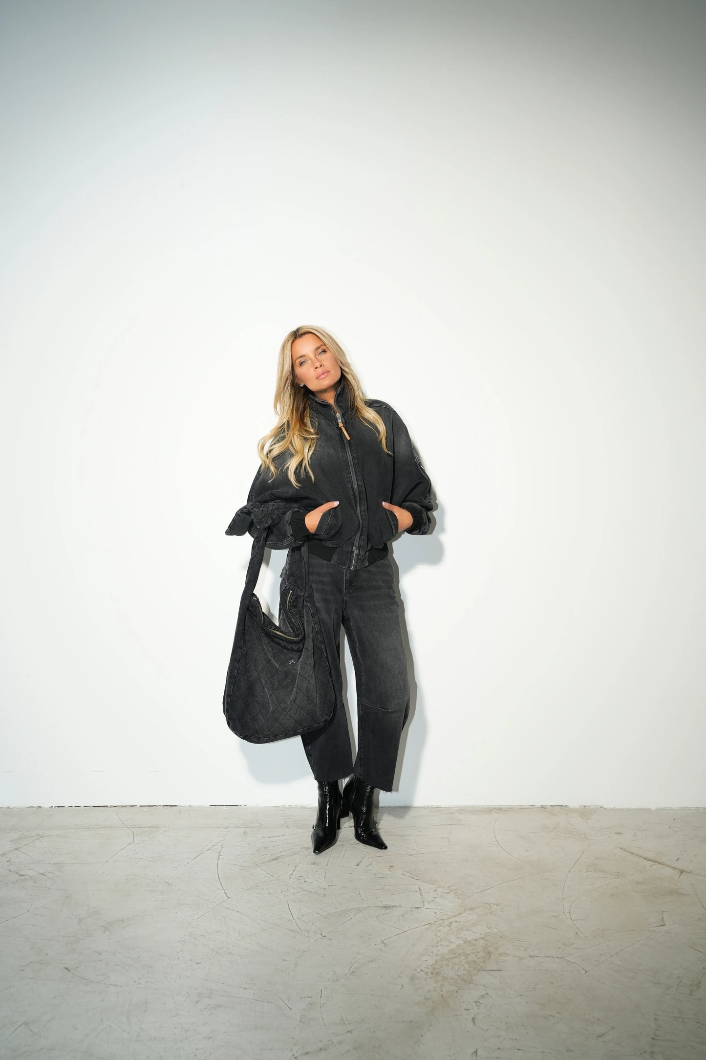 Jeans Shannon in Washed Black