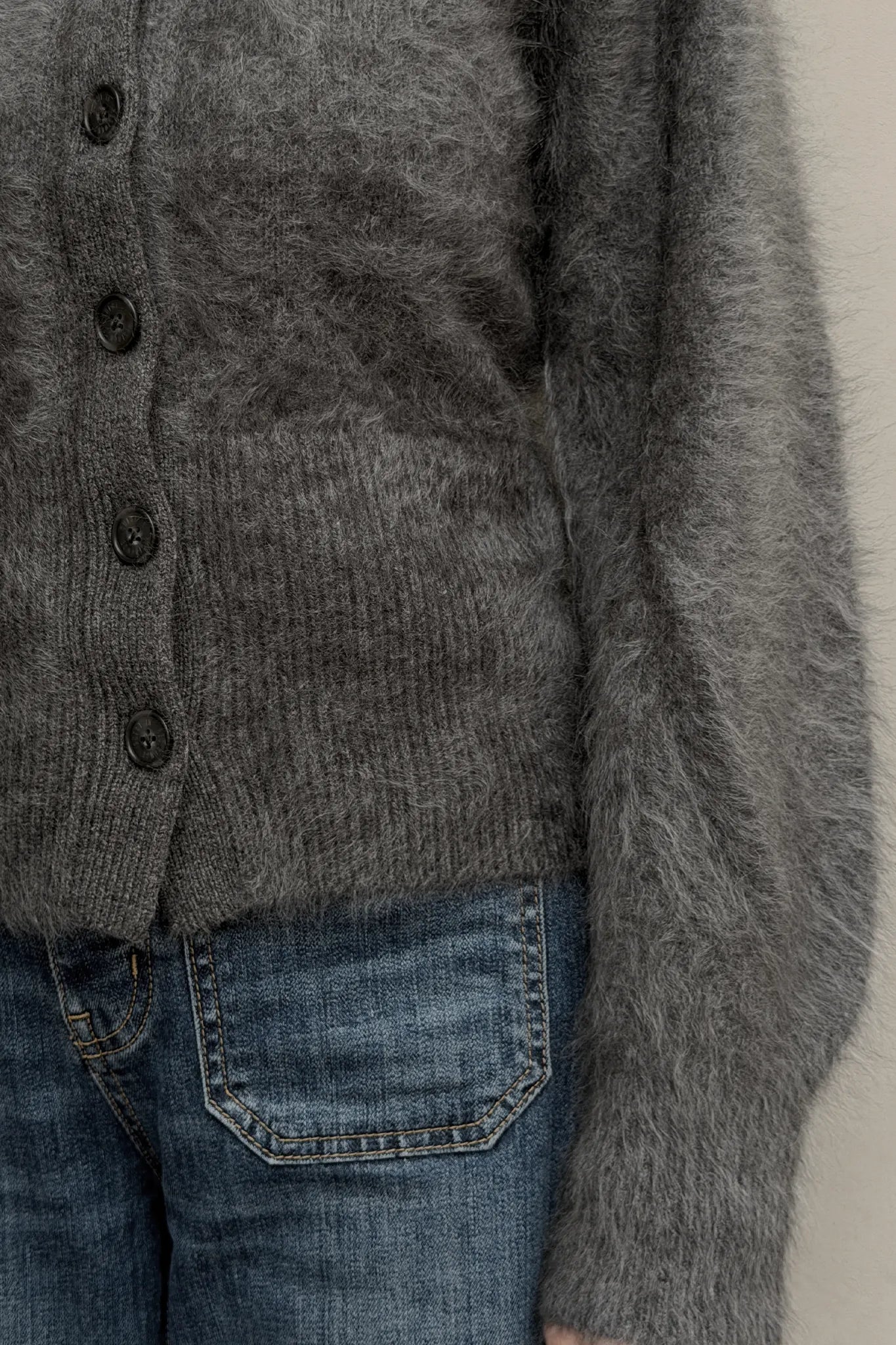 Cardigan Grizzly Sculpted in Charcoal