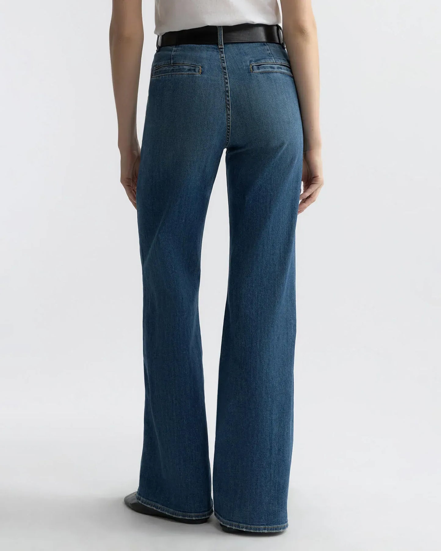 Anna Jean in Classic Wash