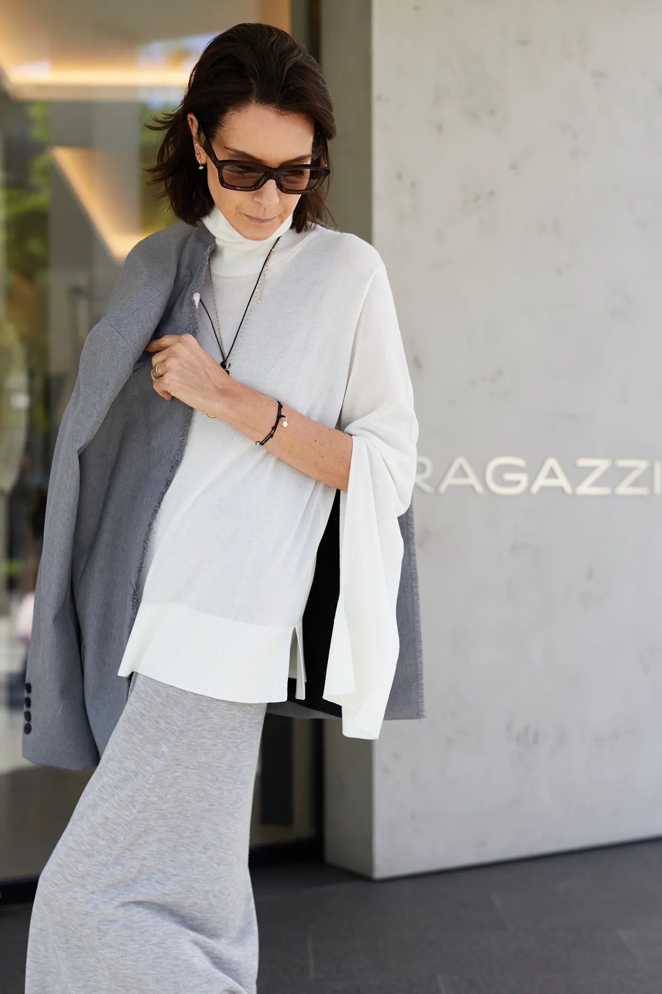 Pullover Slit Sleeve Turtleneck in White
