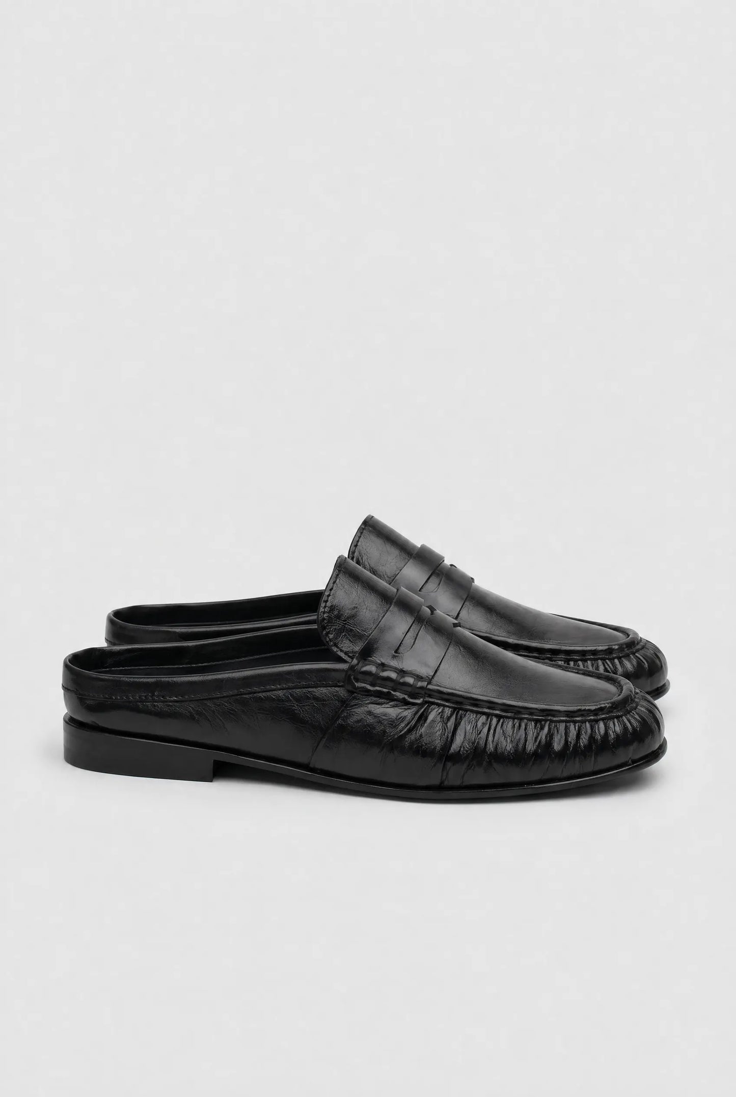Penny Loafer Wrinkle Mule Leather in Black