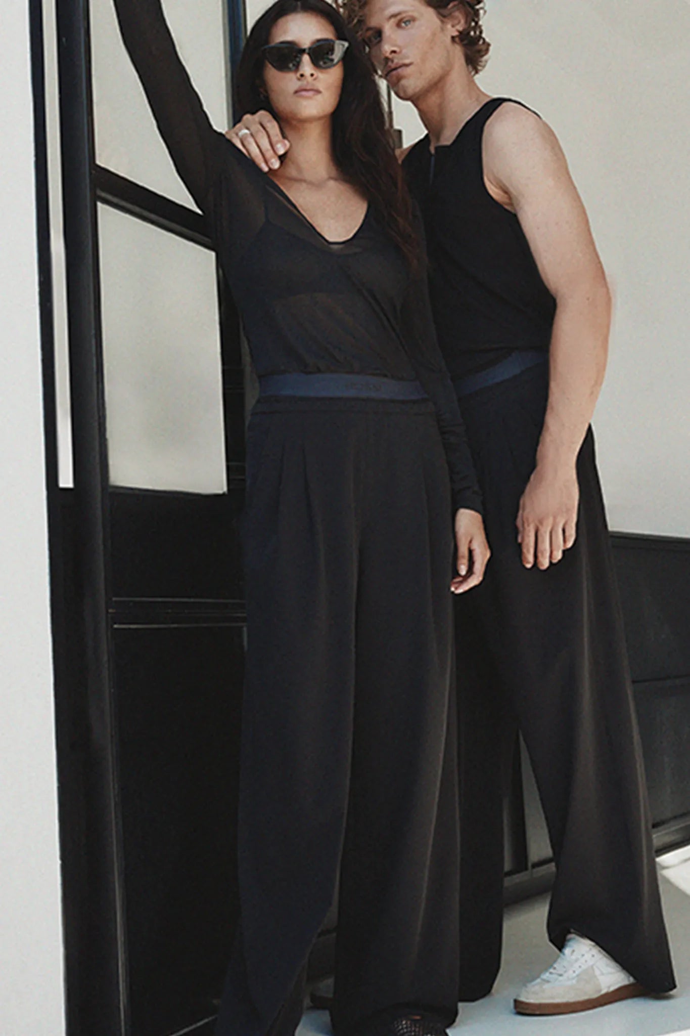 Louy Light Summer Technical trousers in black