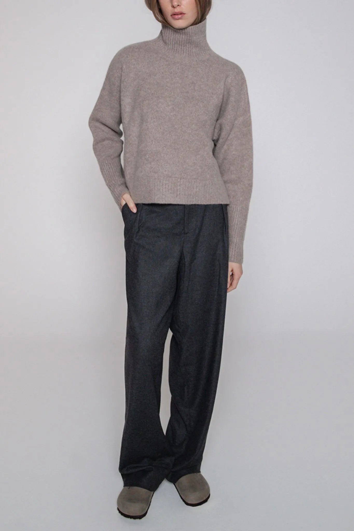 Pullover Oversized Turtle Neck in Dark Beige Melange