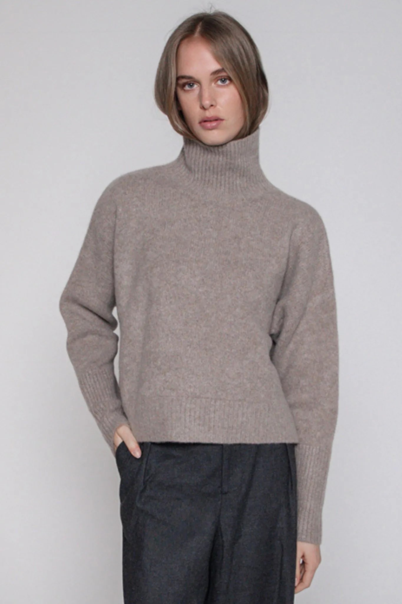 Pullover Oversized Turtle Neck in Dark Beige Melange