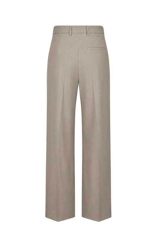 Hose Nomy in Light Stone