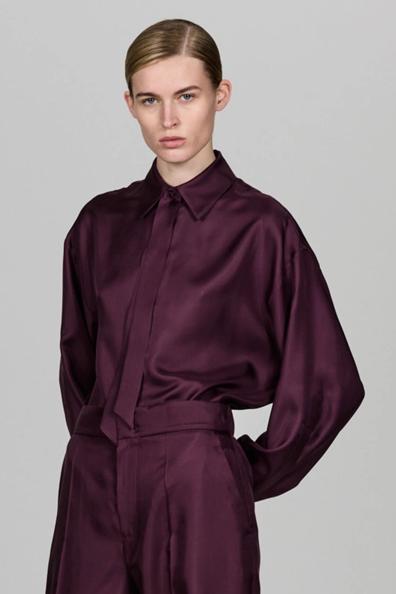 Shirt Su Satin in Bordeaux
