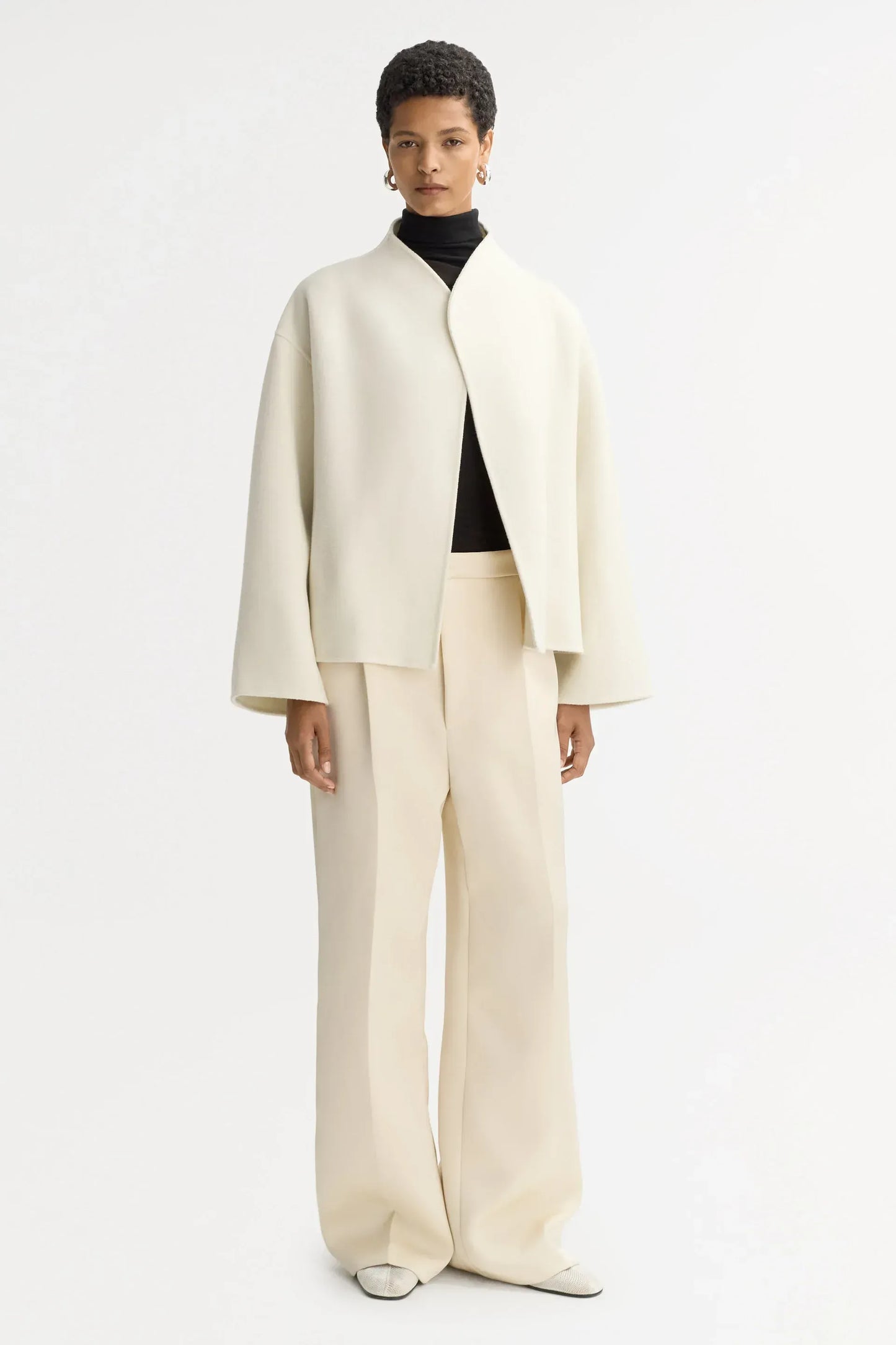 Jacke Short in Feather White