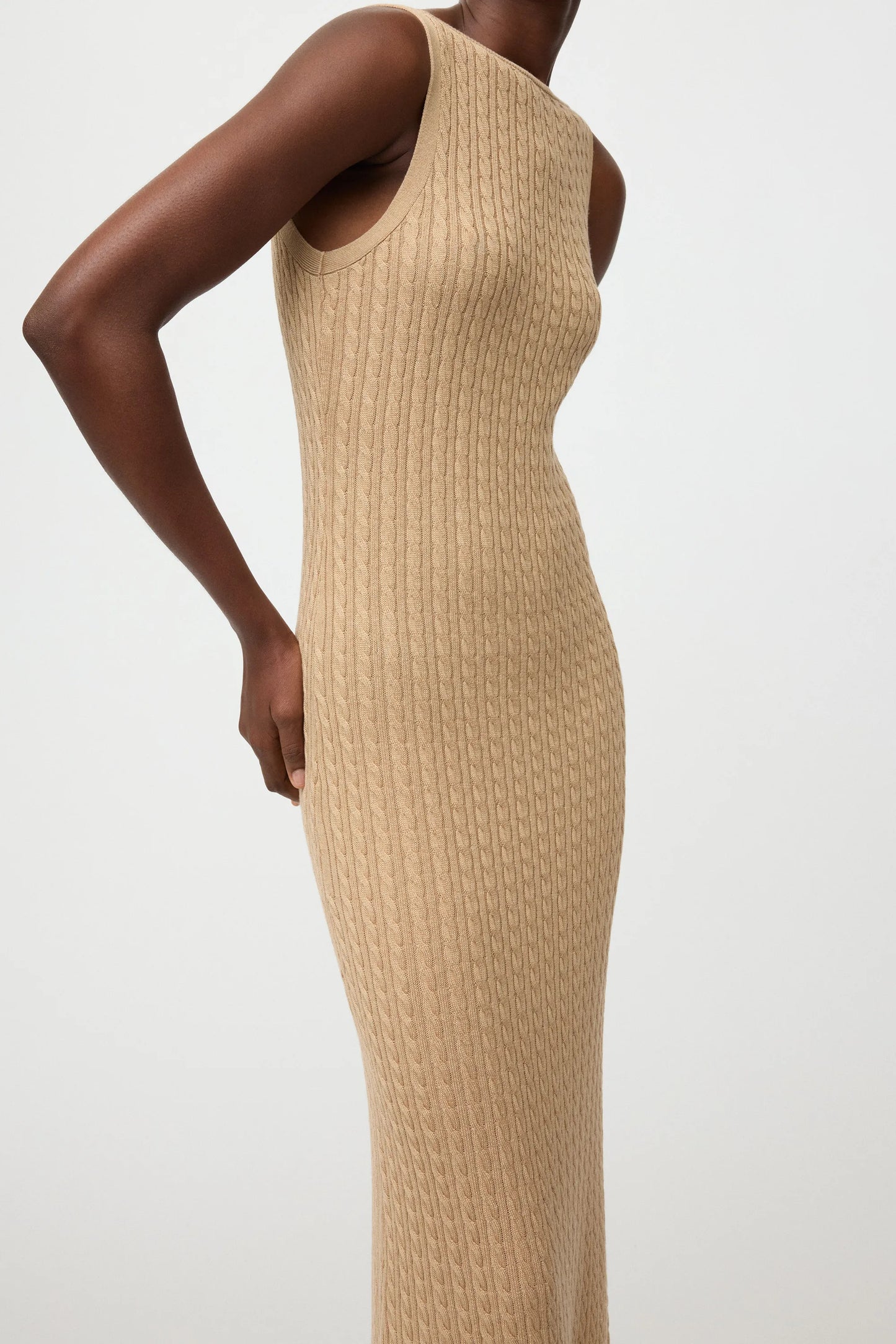 Kleid Fine Knit Cable Knit in Camel