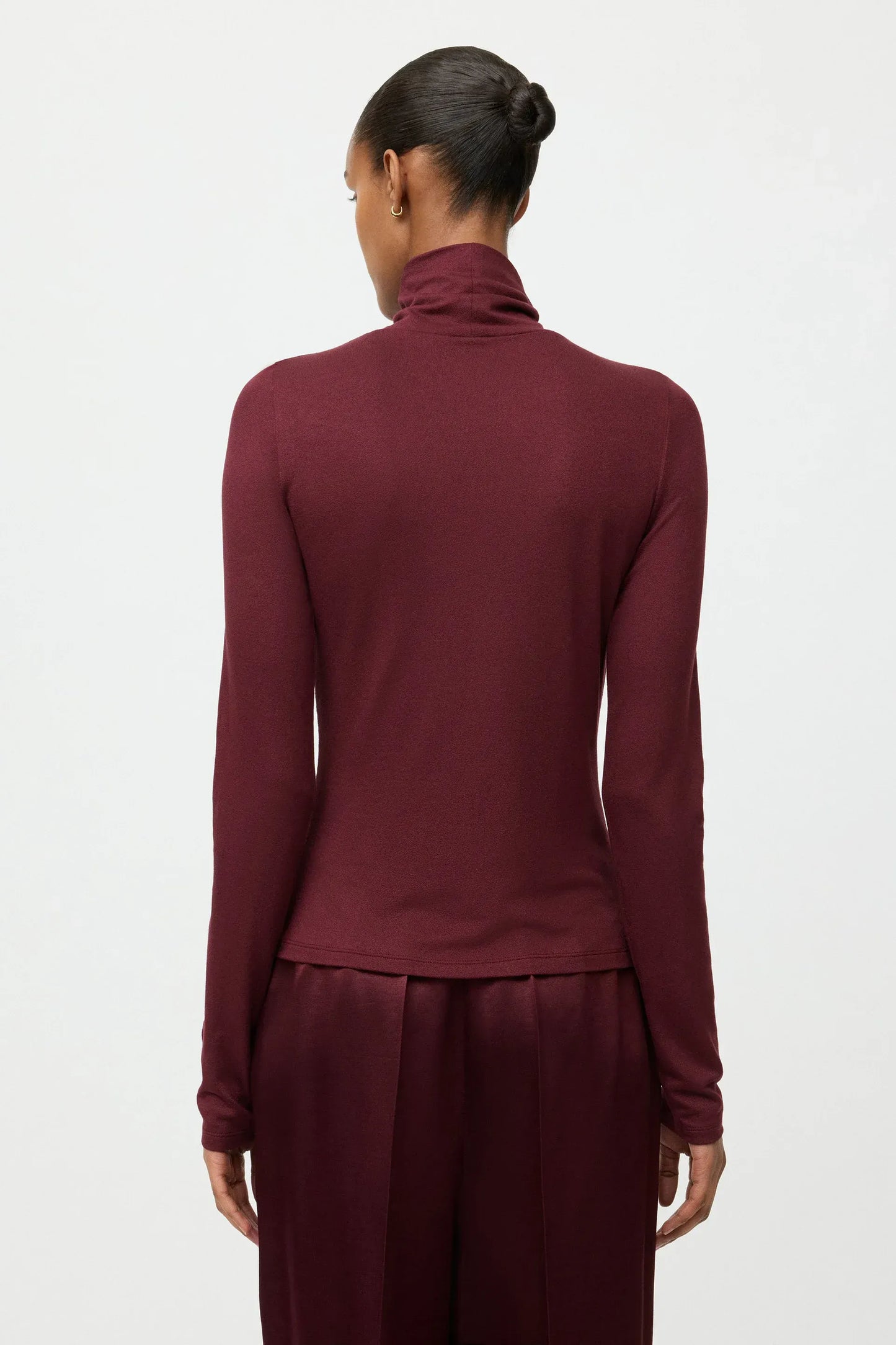 Longsleeve Lightweight Jersey Turtleneck in Bordeaux