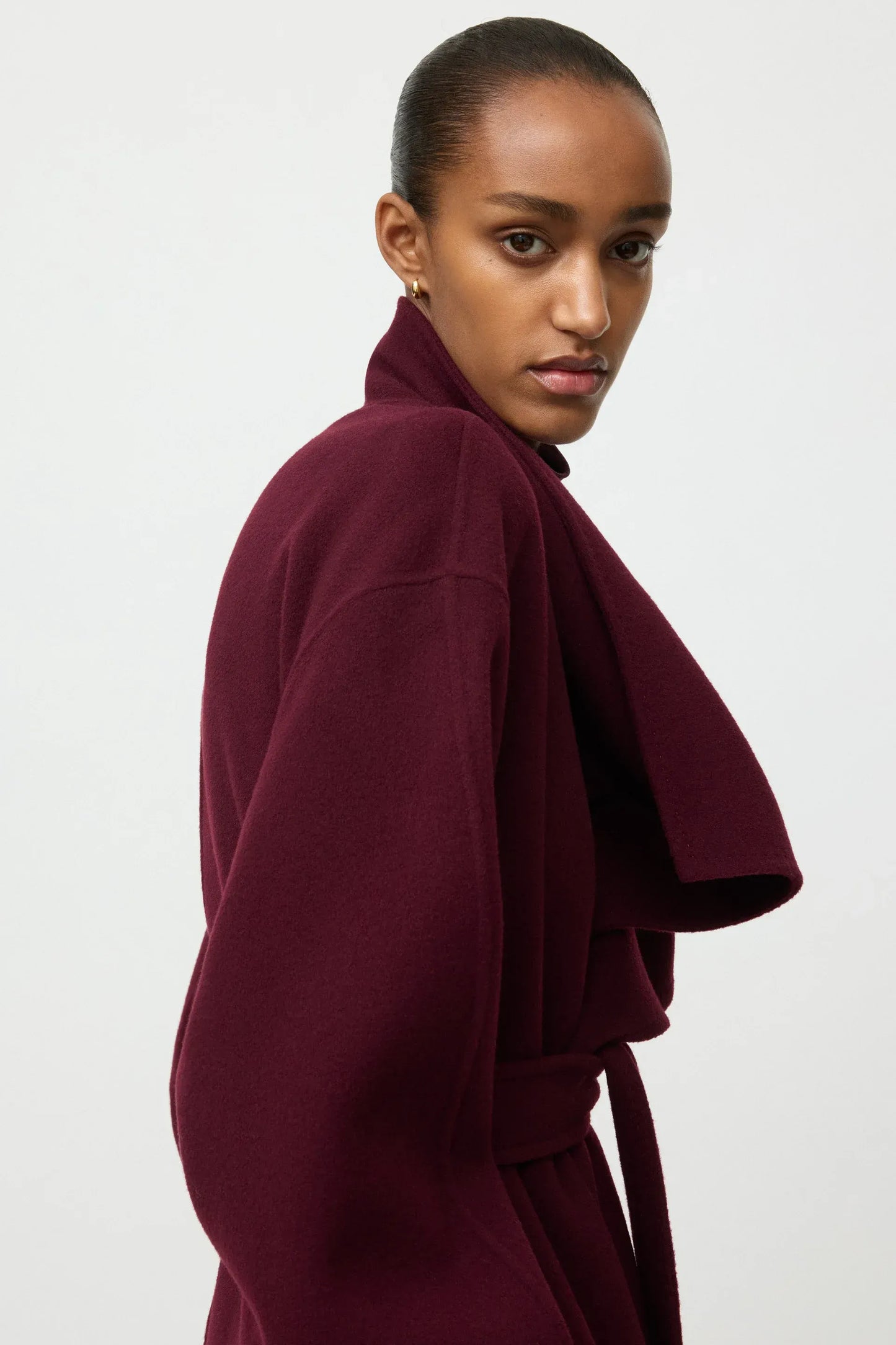 Mantel Long Coat in Bordeaux