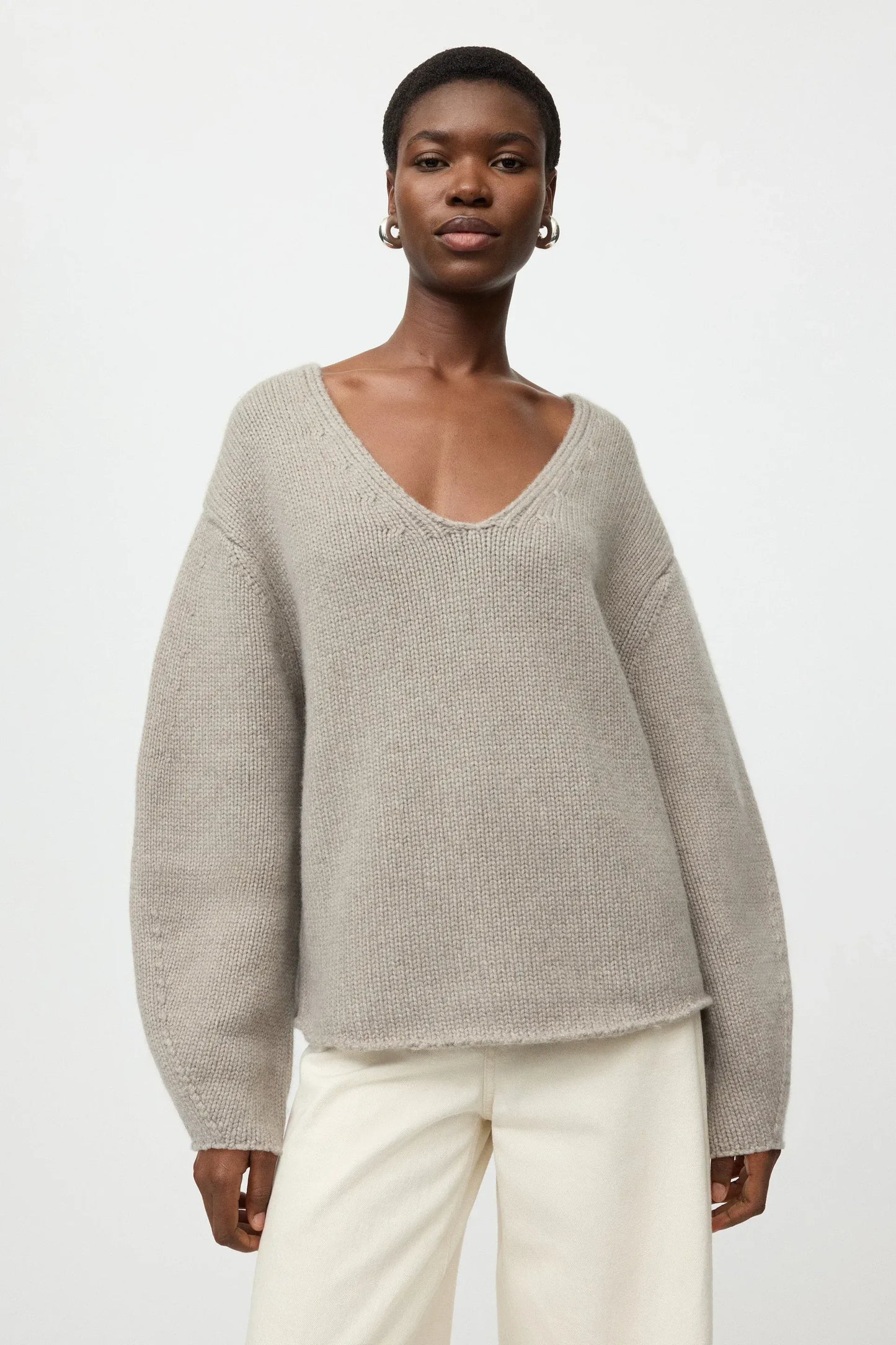 Pullover Puff Sleeve V-Neck in Greige