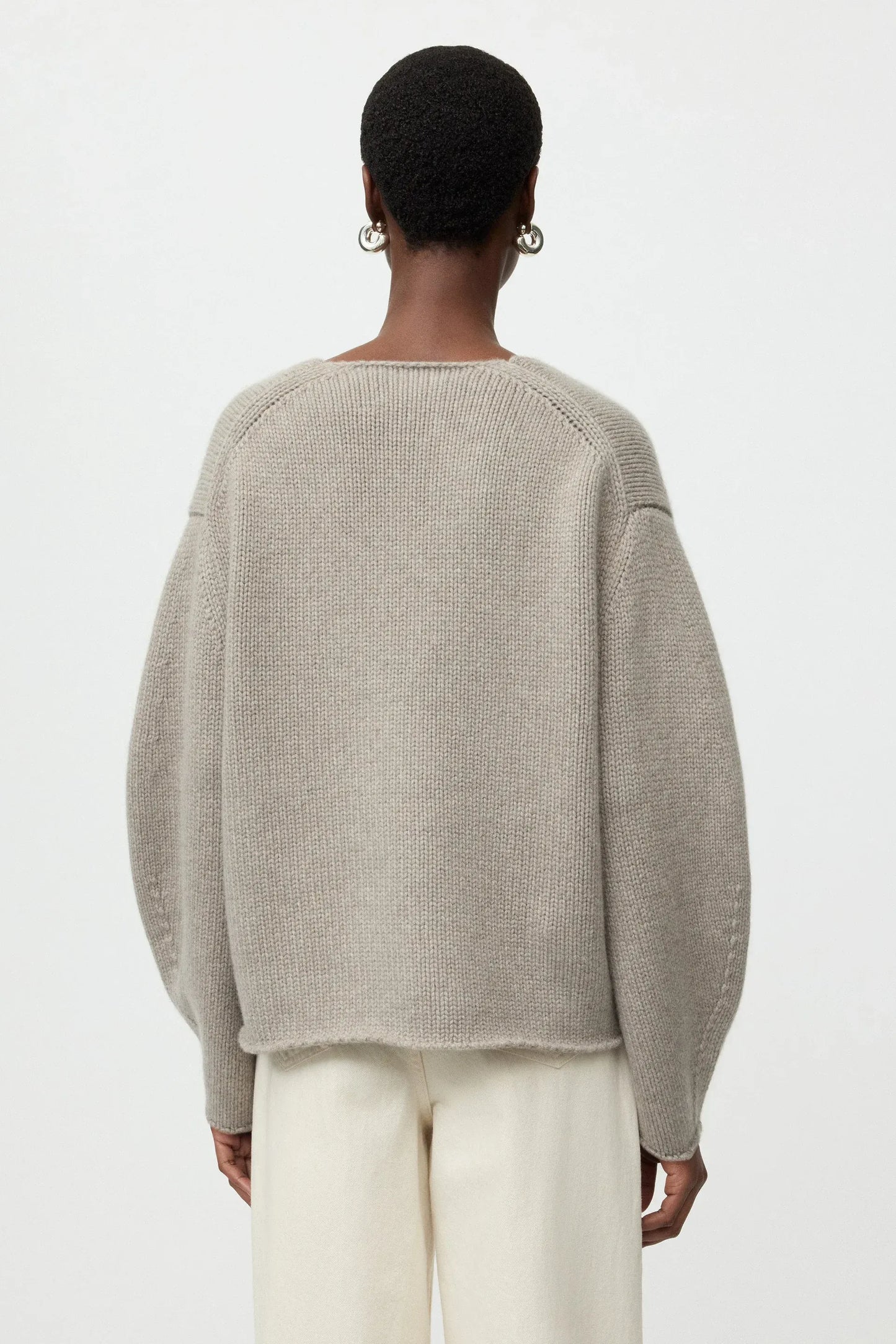 Pullover Puff Sleeve V-Neck in Greige