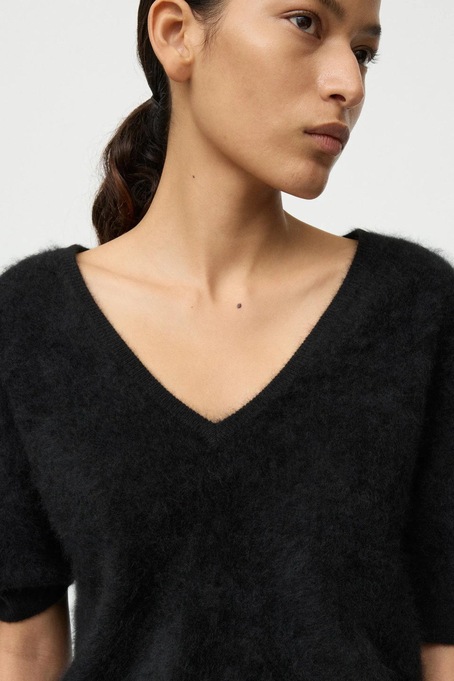 Shirt Brushed V-Neck in Black