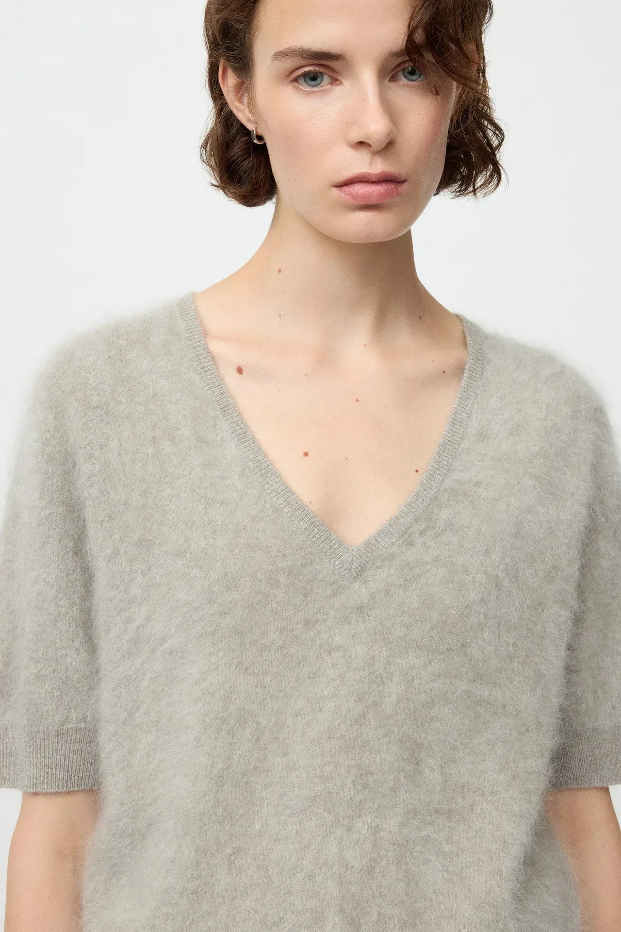 Shirt Brushed V-Neck in Greige