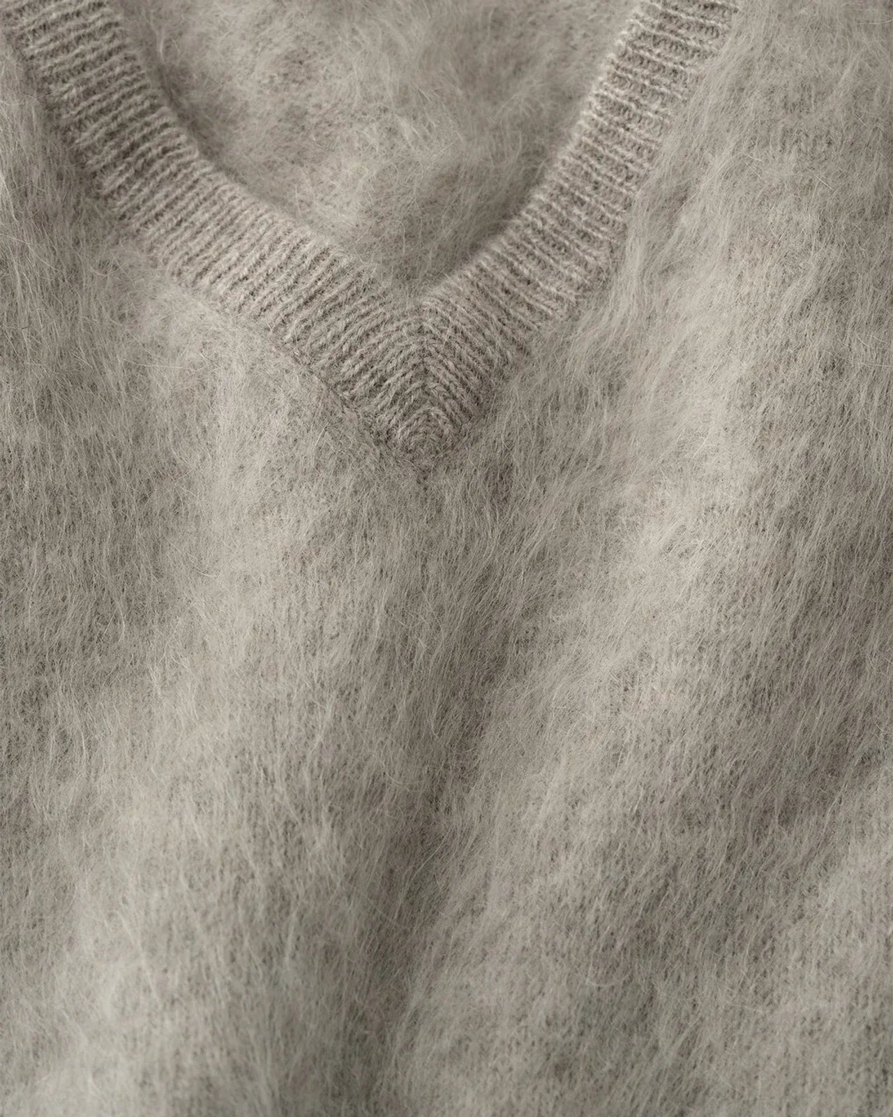 Shirt Brushed V-Neck in Greige