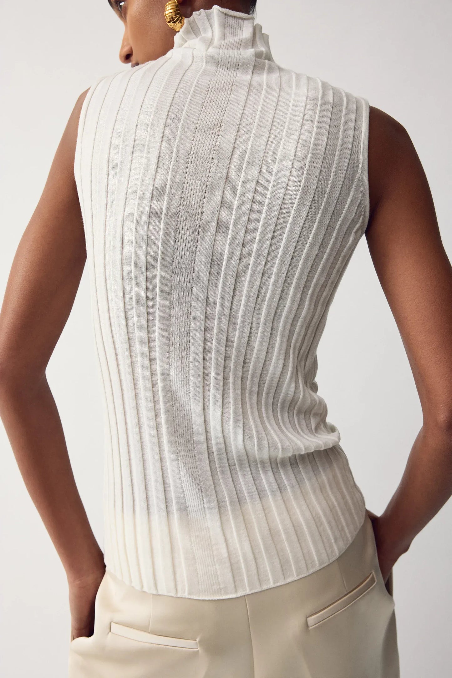 Top Featherlight Turtleneck Singlet in Bone