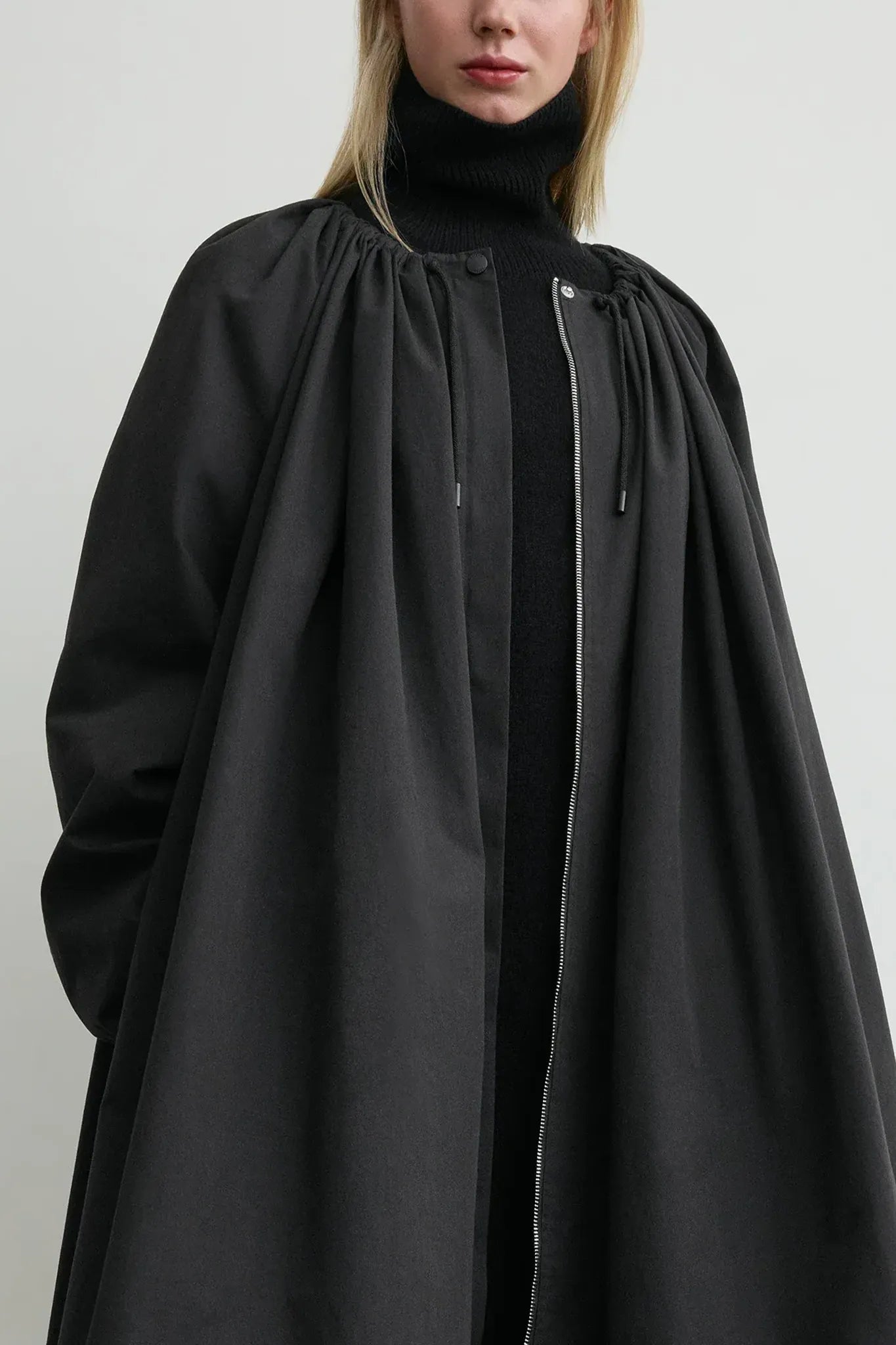 Gathered Parachute coat in black