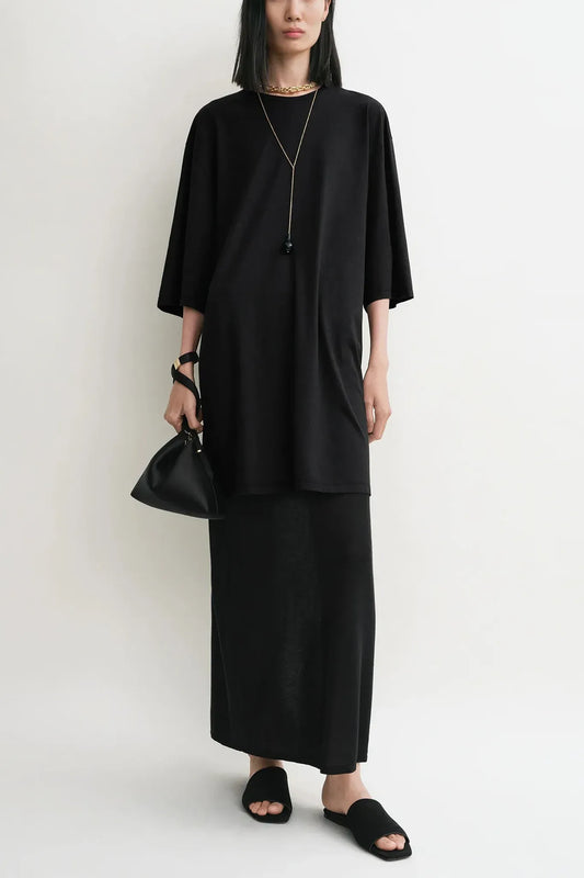 Kleid Relaxed Tee Dress in Black