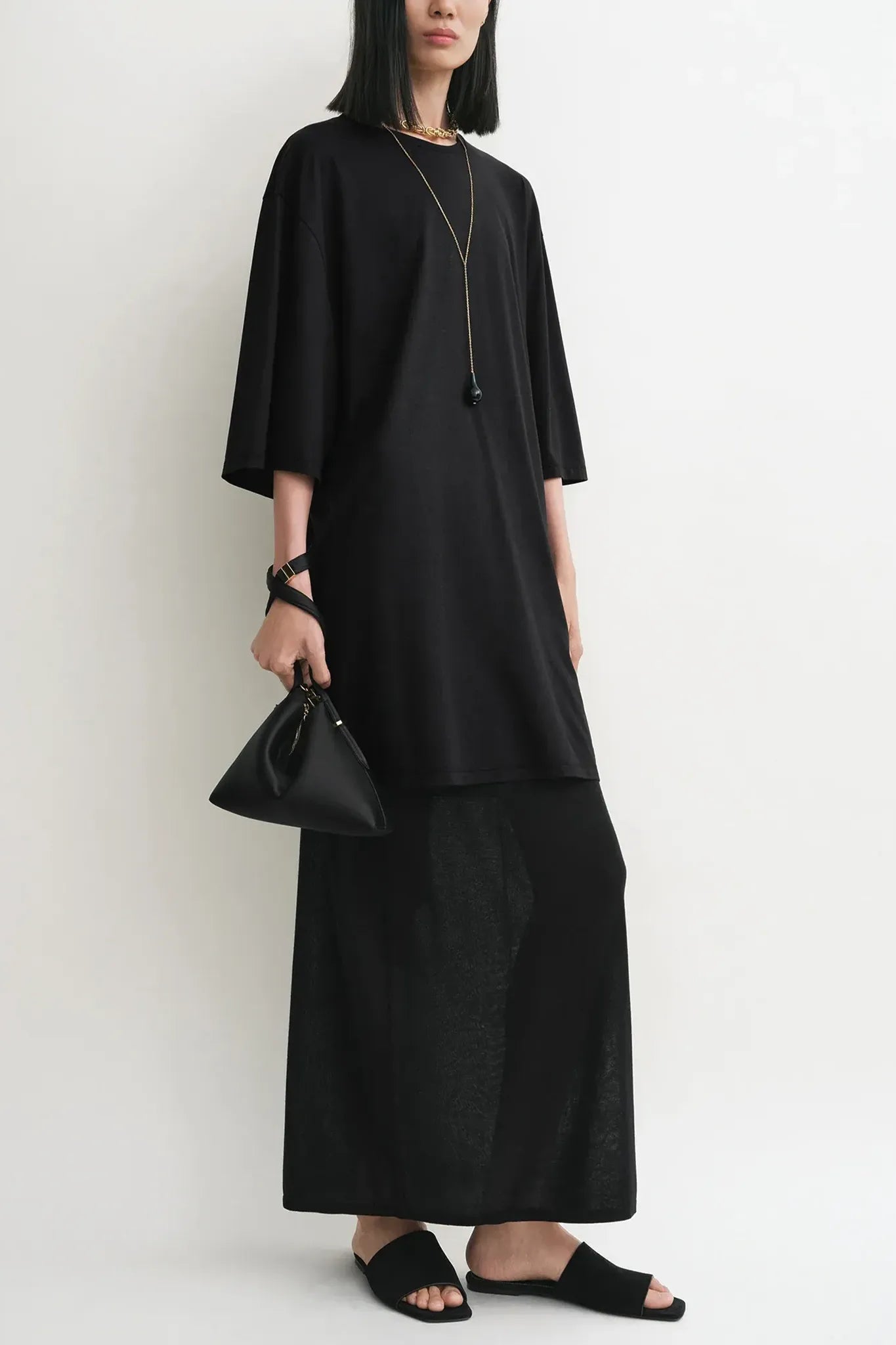 Dress Relaxed Tee Dress in Black