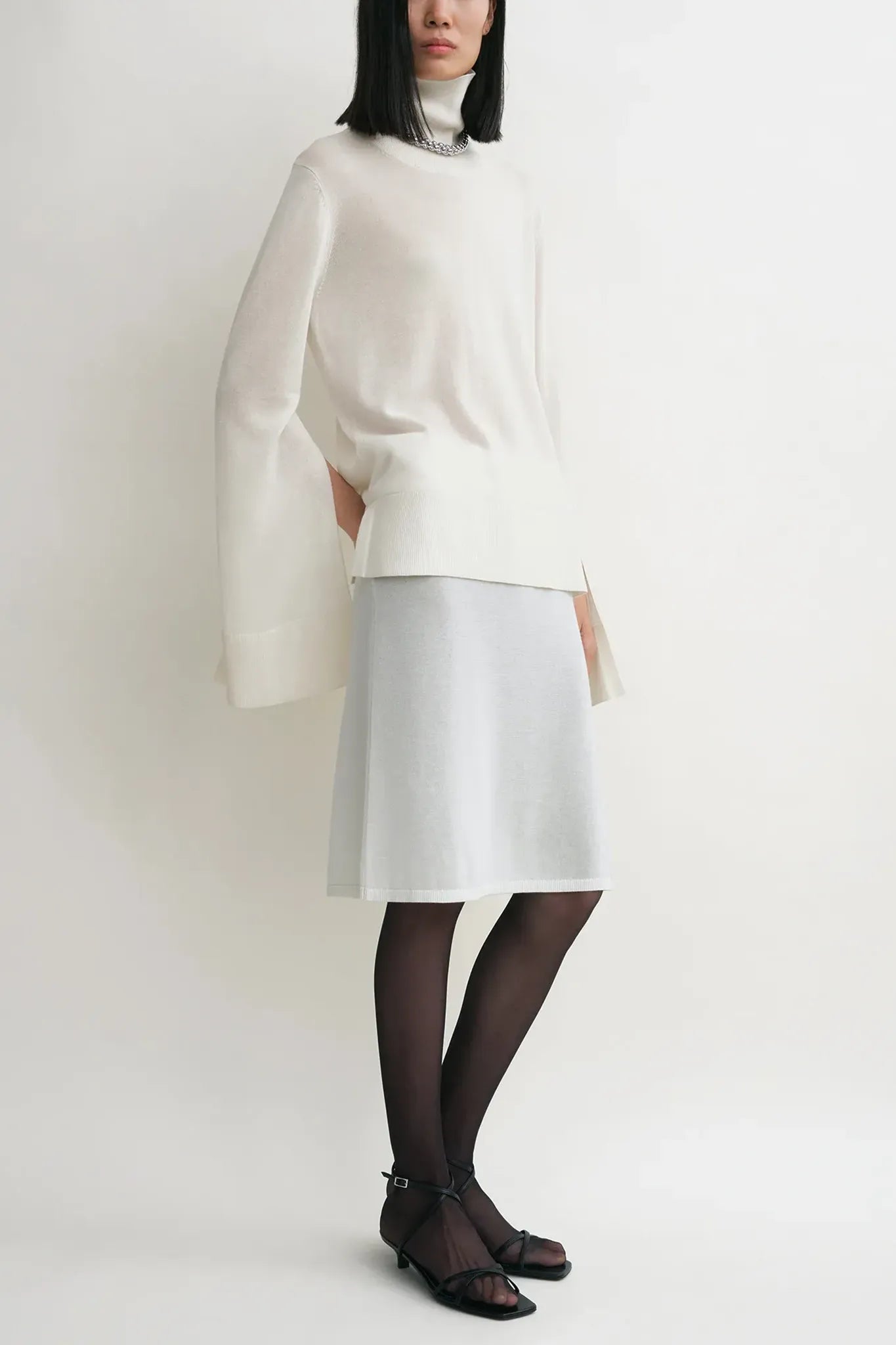 Pullover Slit Sleeve Turtleneck in White