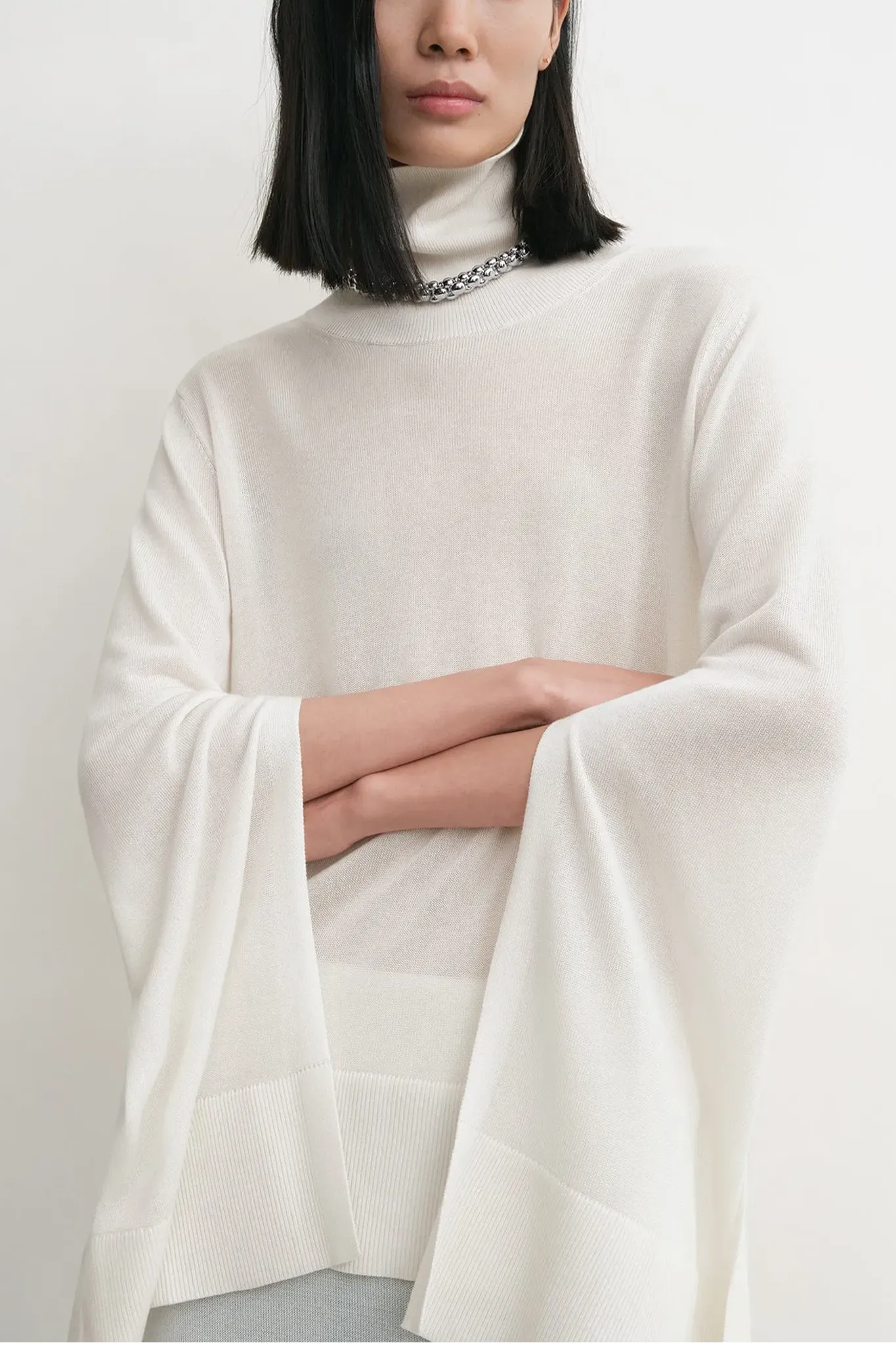 Pullover Slit Sleeve Turtleneck in White