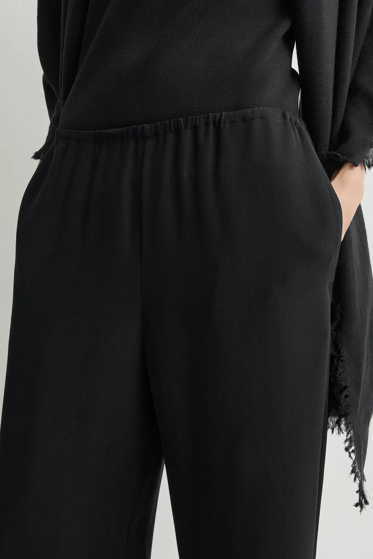 Hose Lounge Trousers in Black