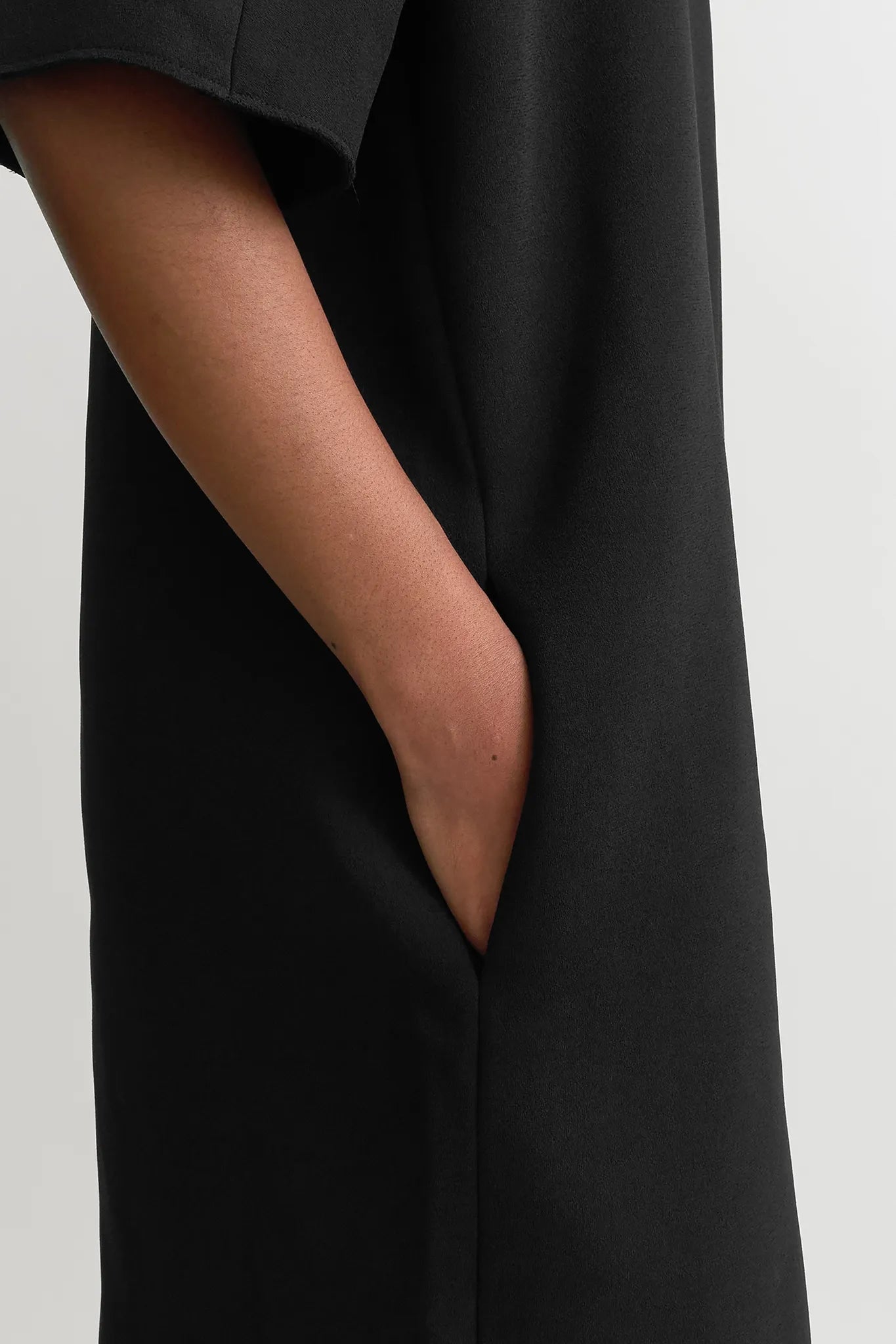 Kleid Cocoon Crepe in Black