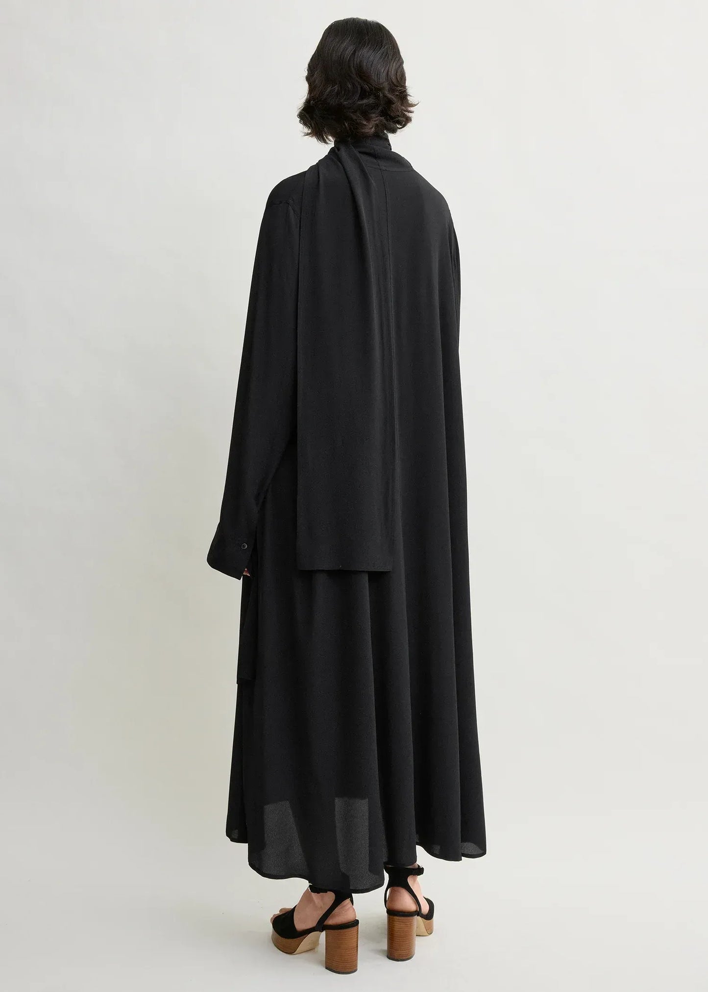 Kleid Rounded Neckline in Black