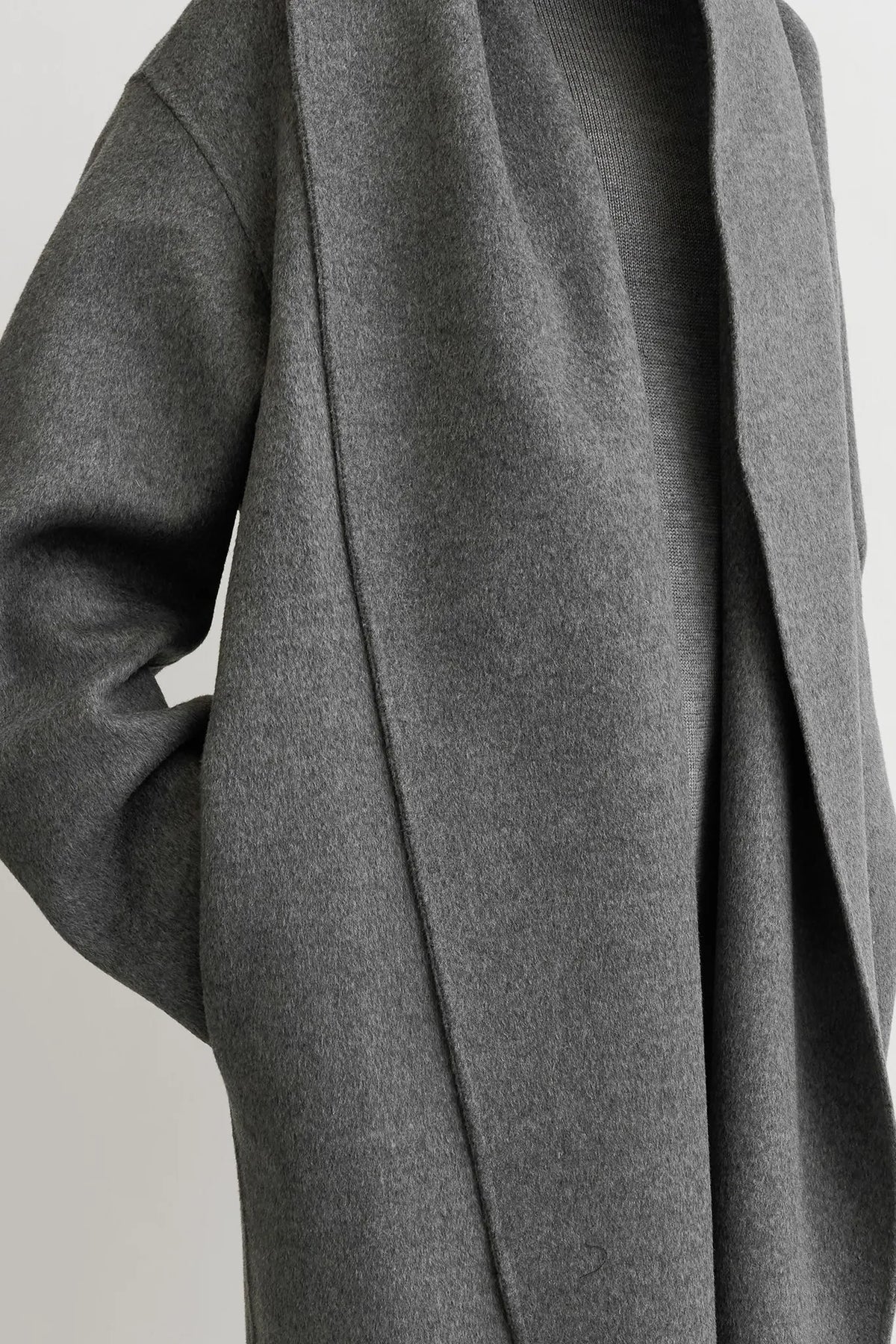 Mantel Hoodie in Pale Grey Mélange