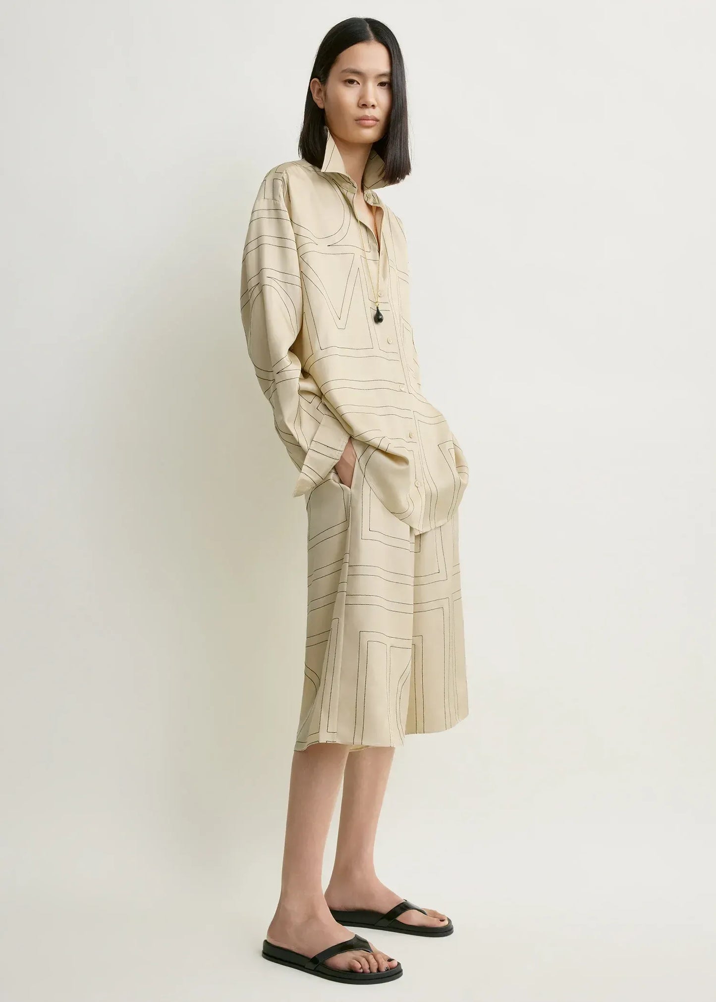 Shirt Classic Embroidered in Ivory