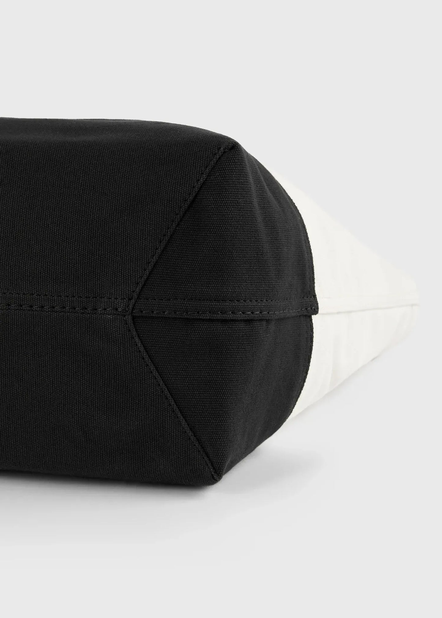 Tasche Beach Tote in Ecru-Black