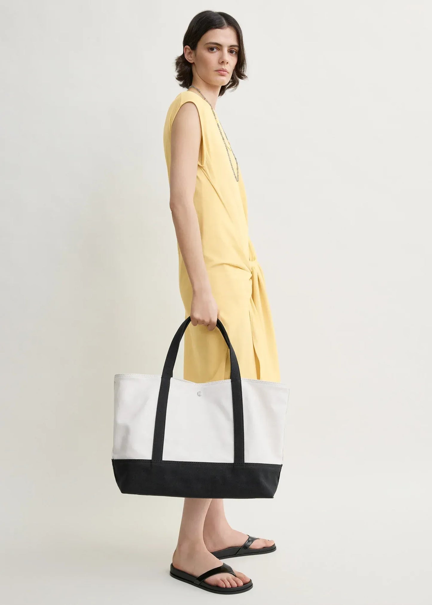Tasche Beach Tote in Ecru-Black