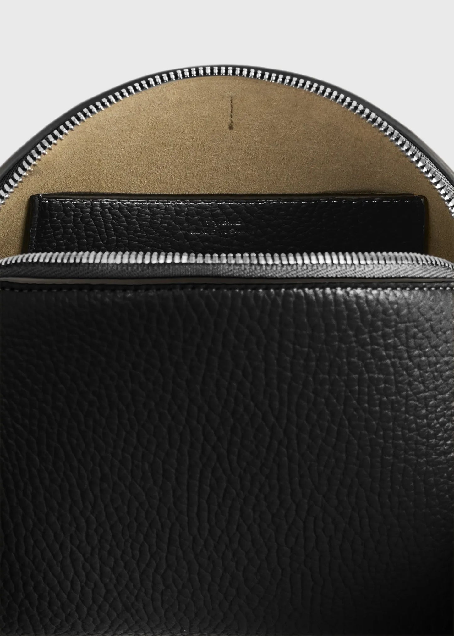 Tasche Small Grained-Leather Day in Black
