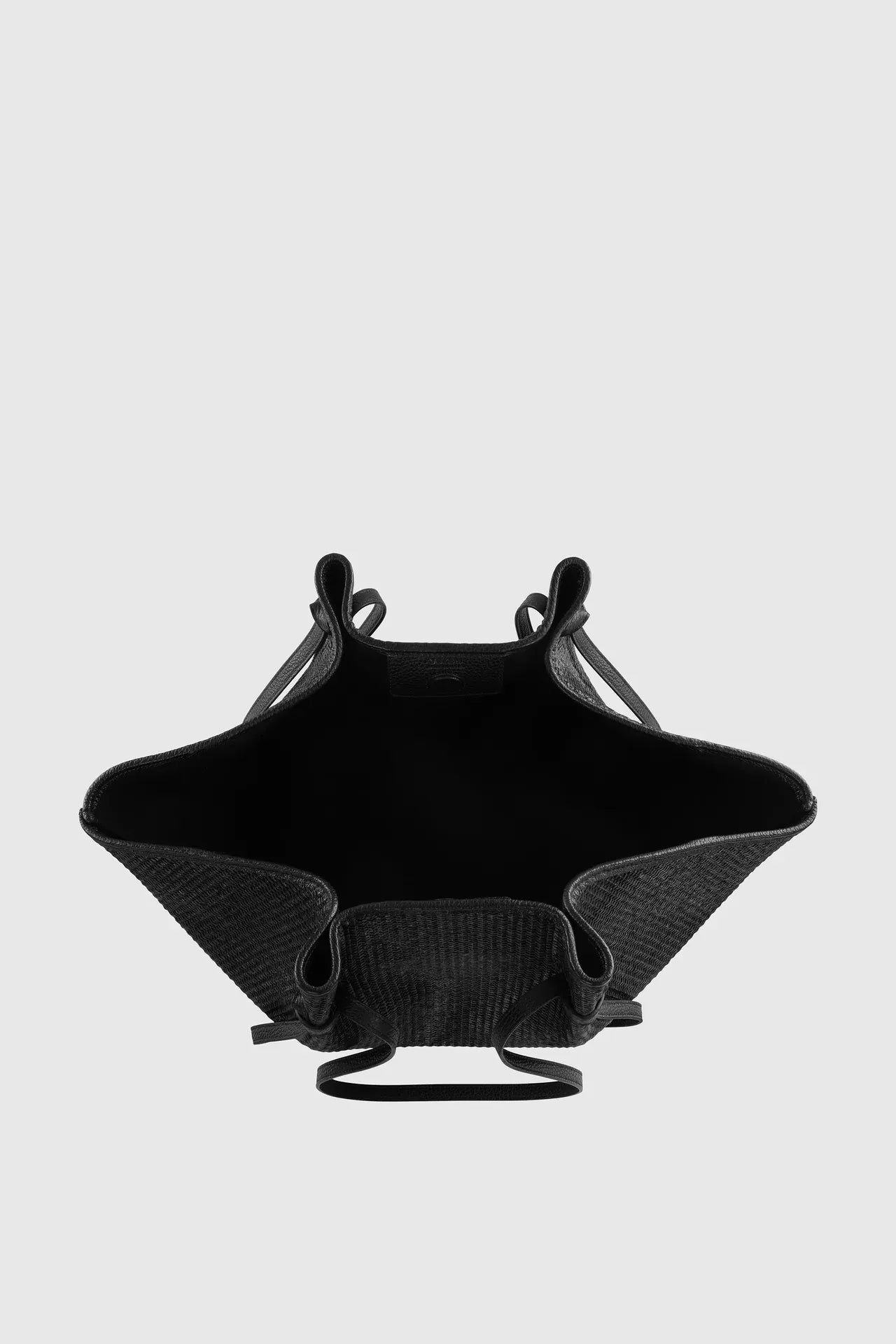 Bag Large Mochi woven Raffia in Black