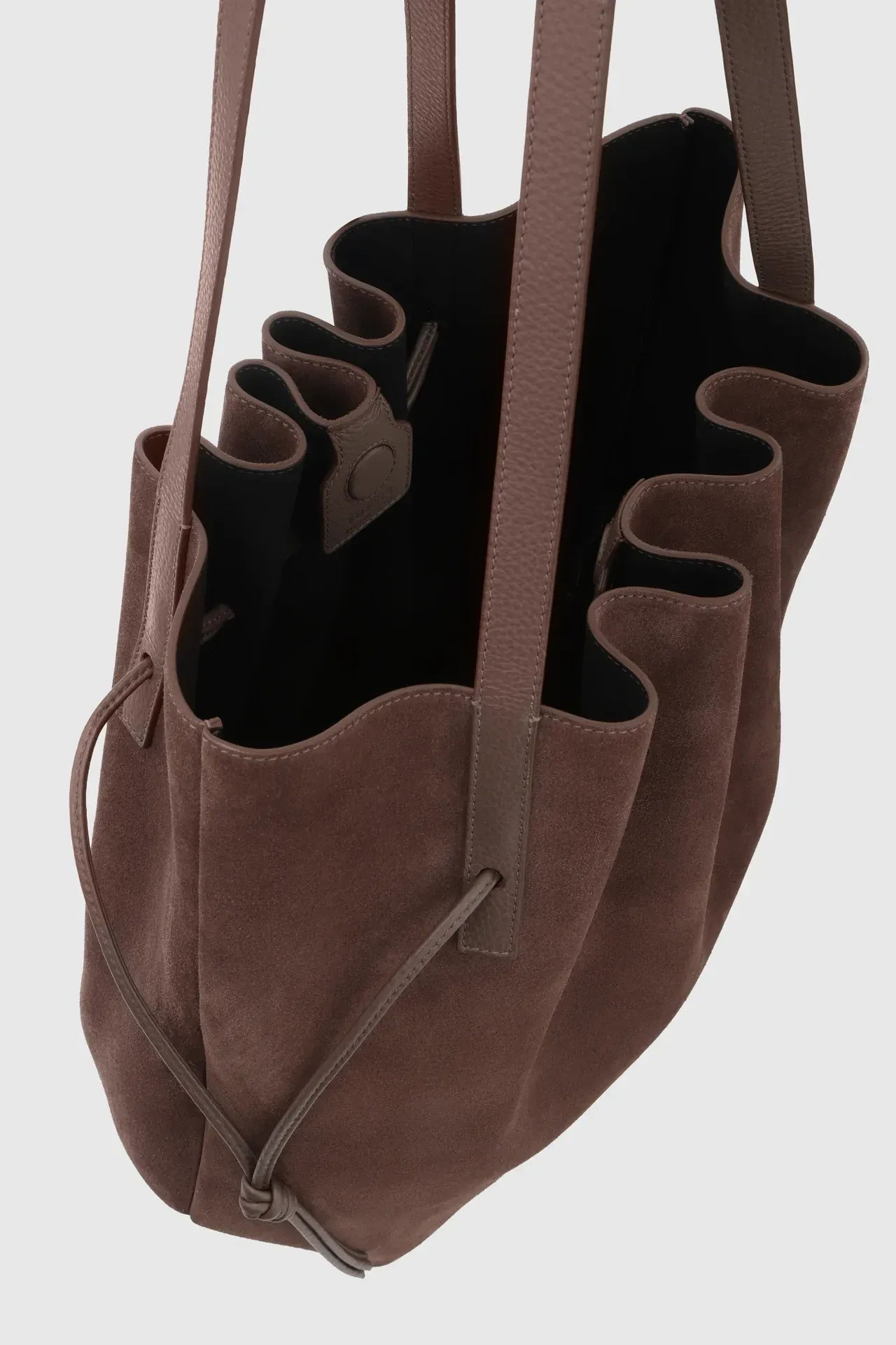 Tasche Scallop Tote in Nutmeg Suede