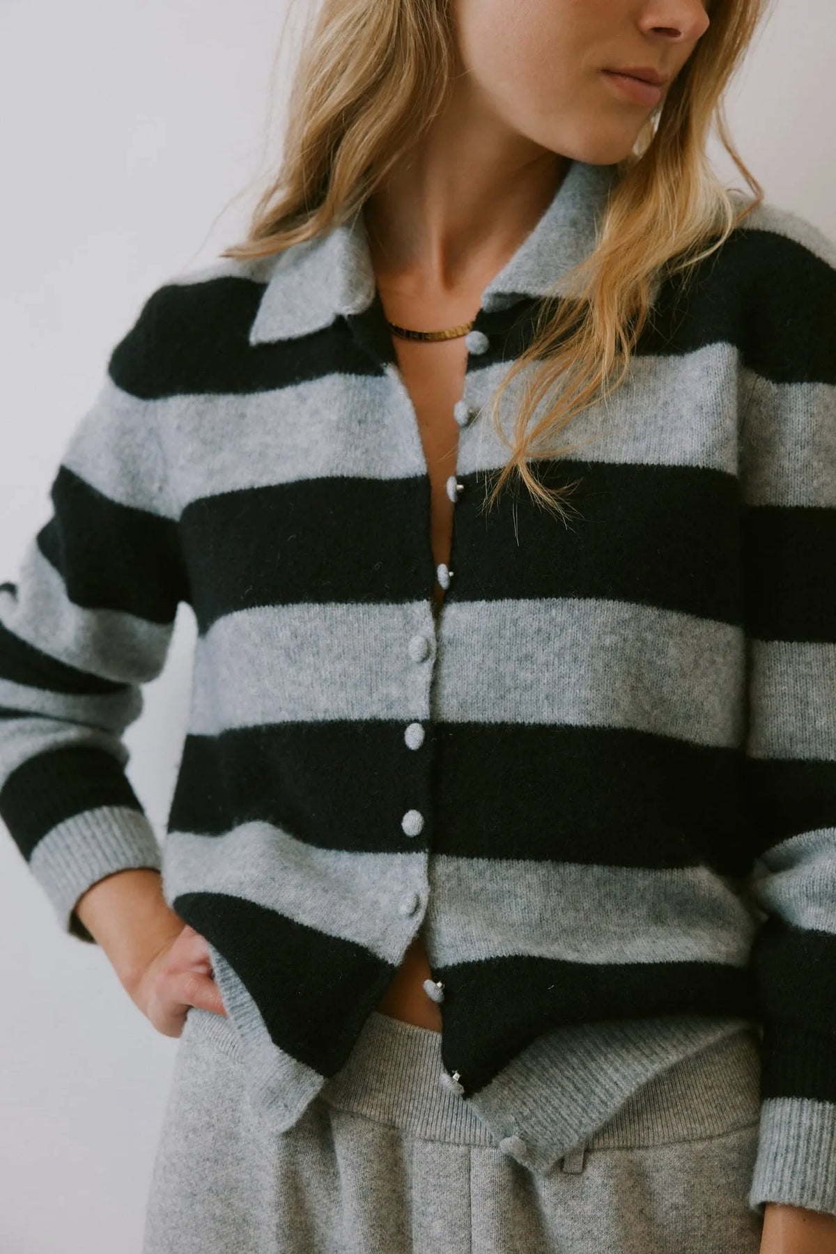 Cardigan Minnie in Grau/Schwarz
