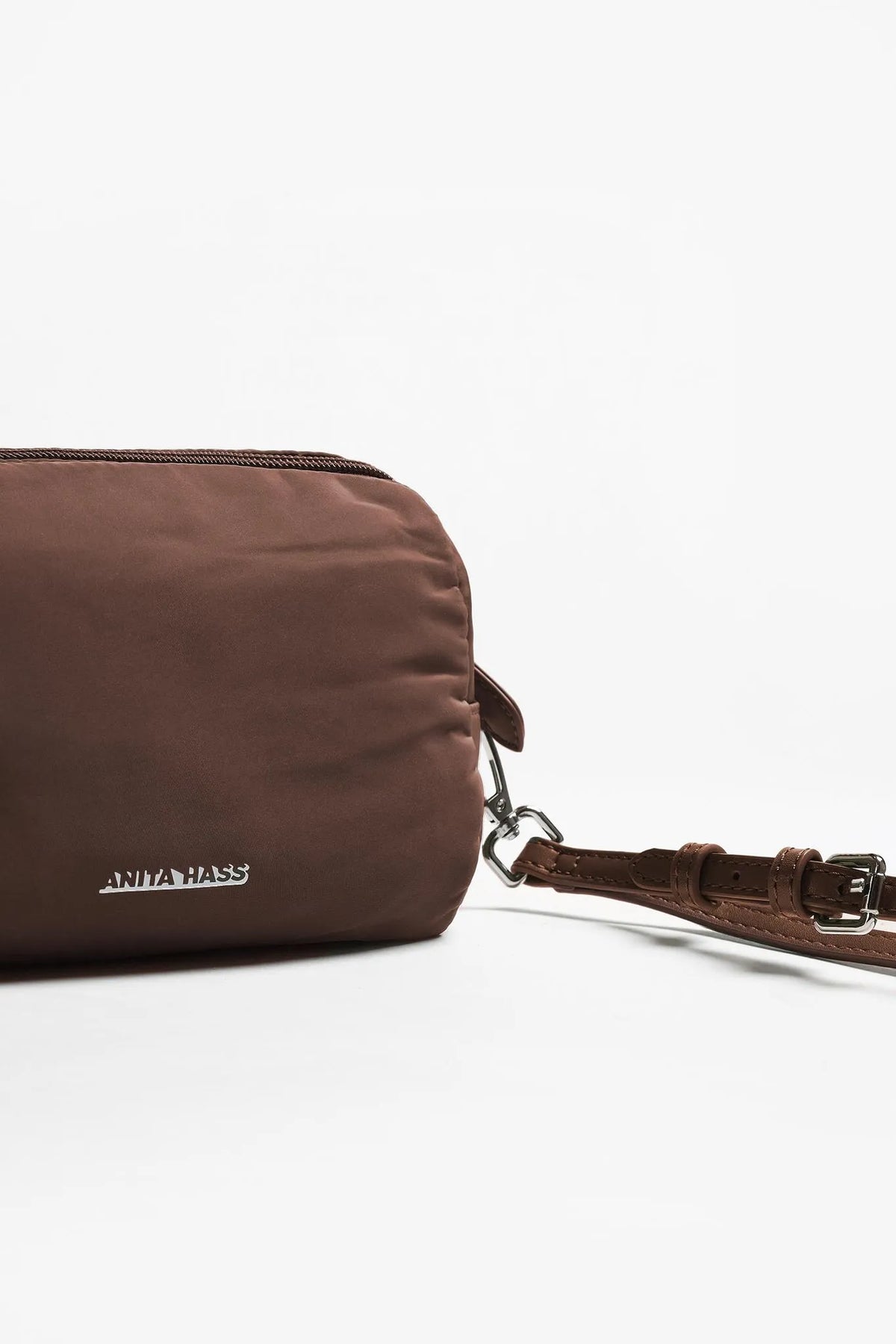 Pouch Heart in Braun Nylon