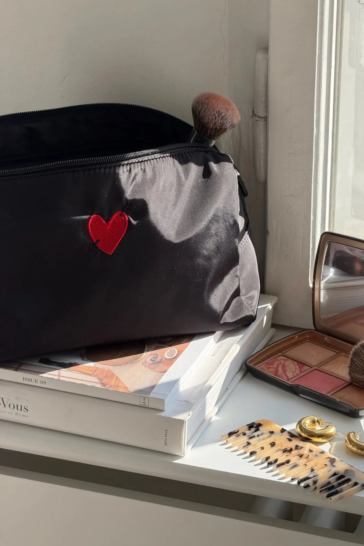 Pouch Heart Large in Schwarz Nylon