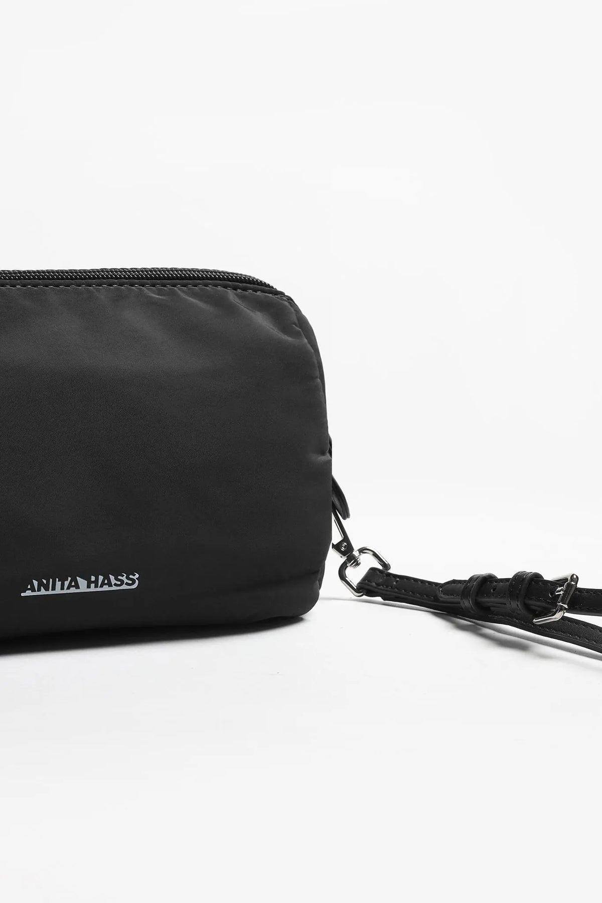 Pouch Heart Large in Schwarz Nylon