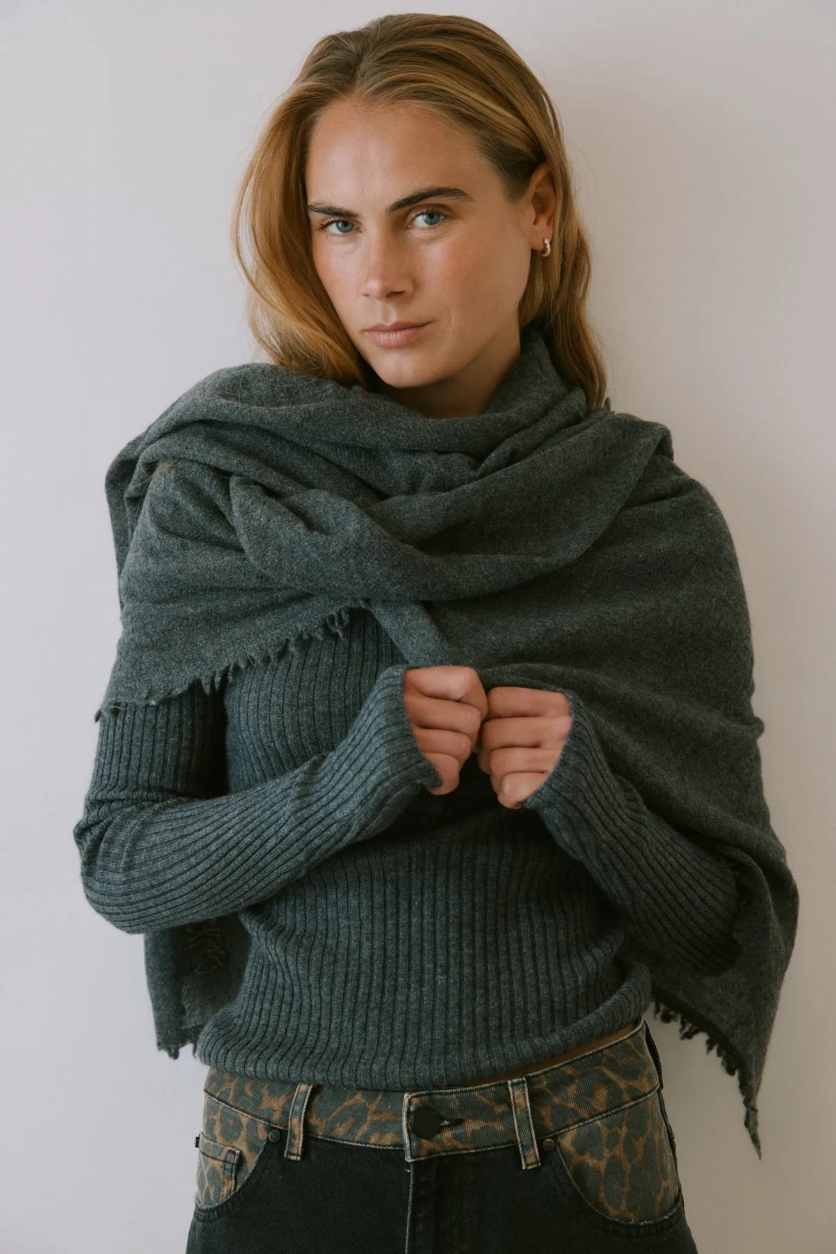 Schal Pippa in Grau