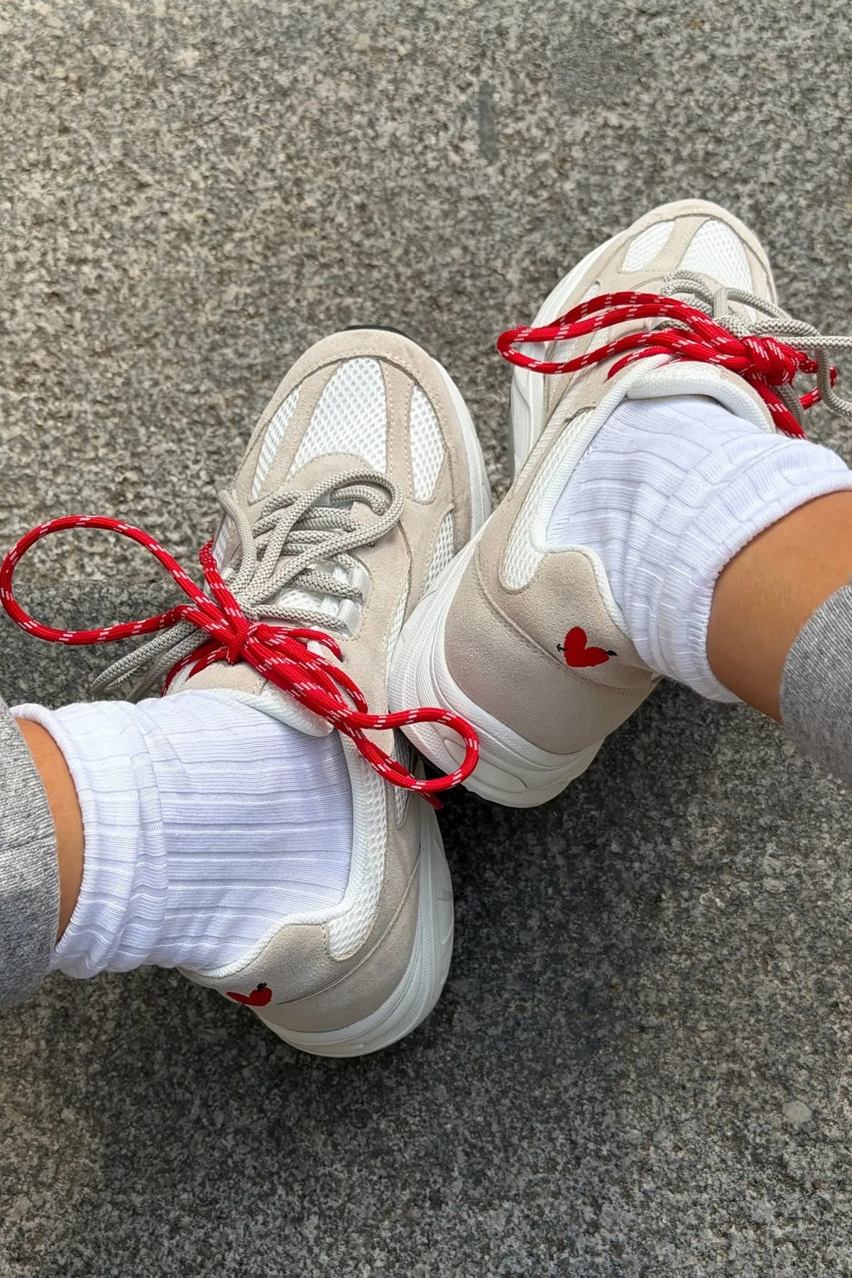 Sneaker Have You Ever Moved in Stone/White