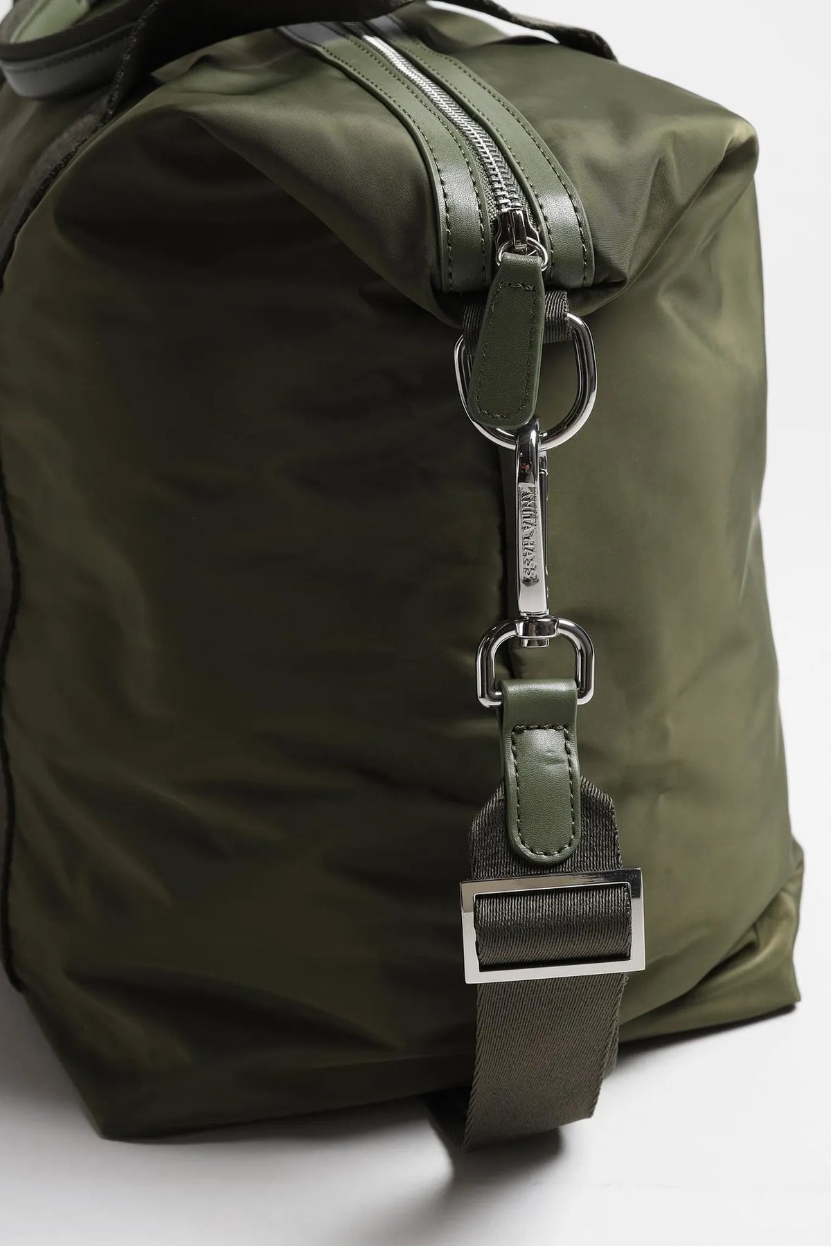 Tasche Heart in Oliv Nylon